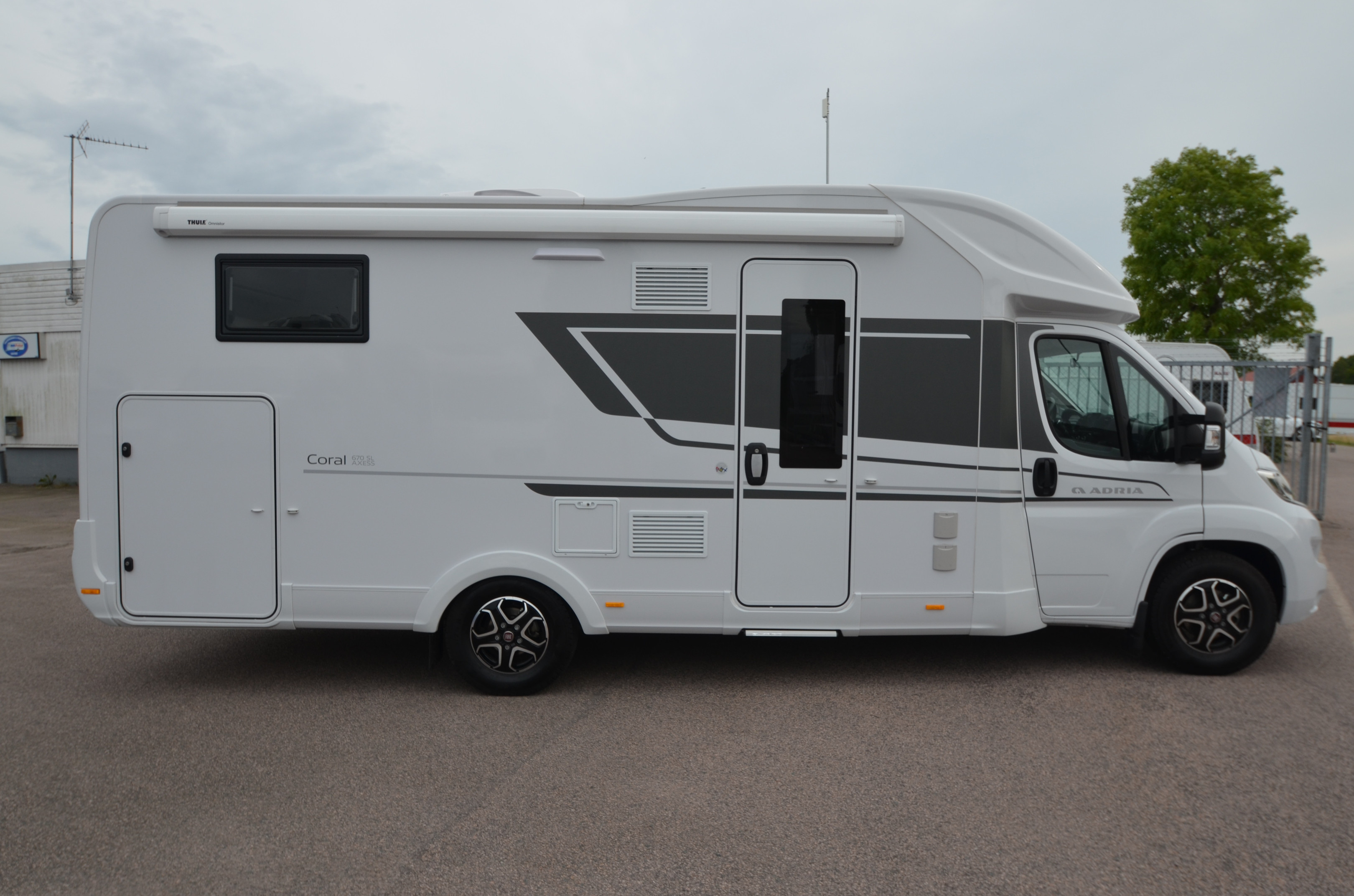 Adria CORAL 670 SL (AC,solcell, auto) - Adria