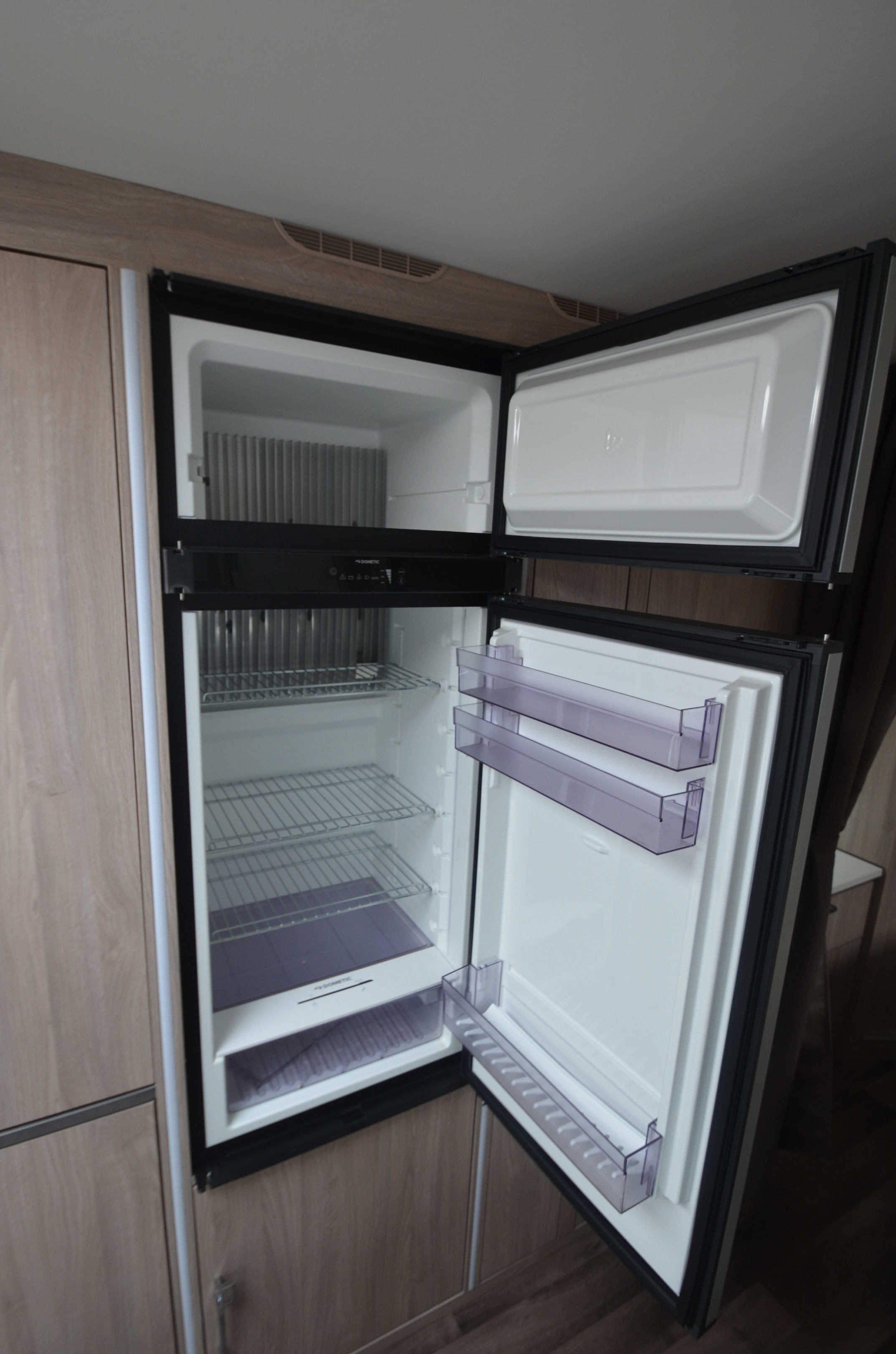 KABE ROYAL 600 XL KS (förtält,solcell) - KABE
