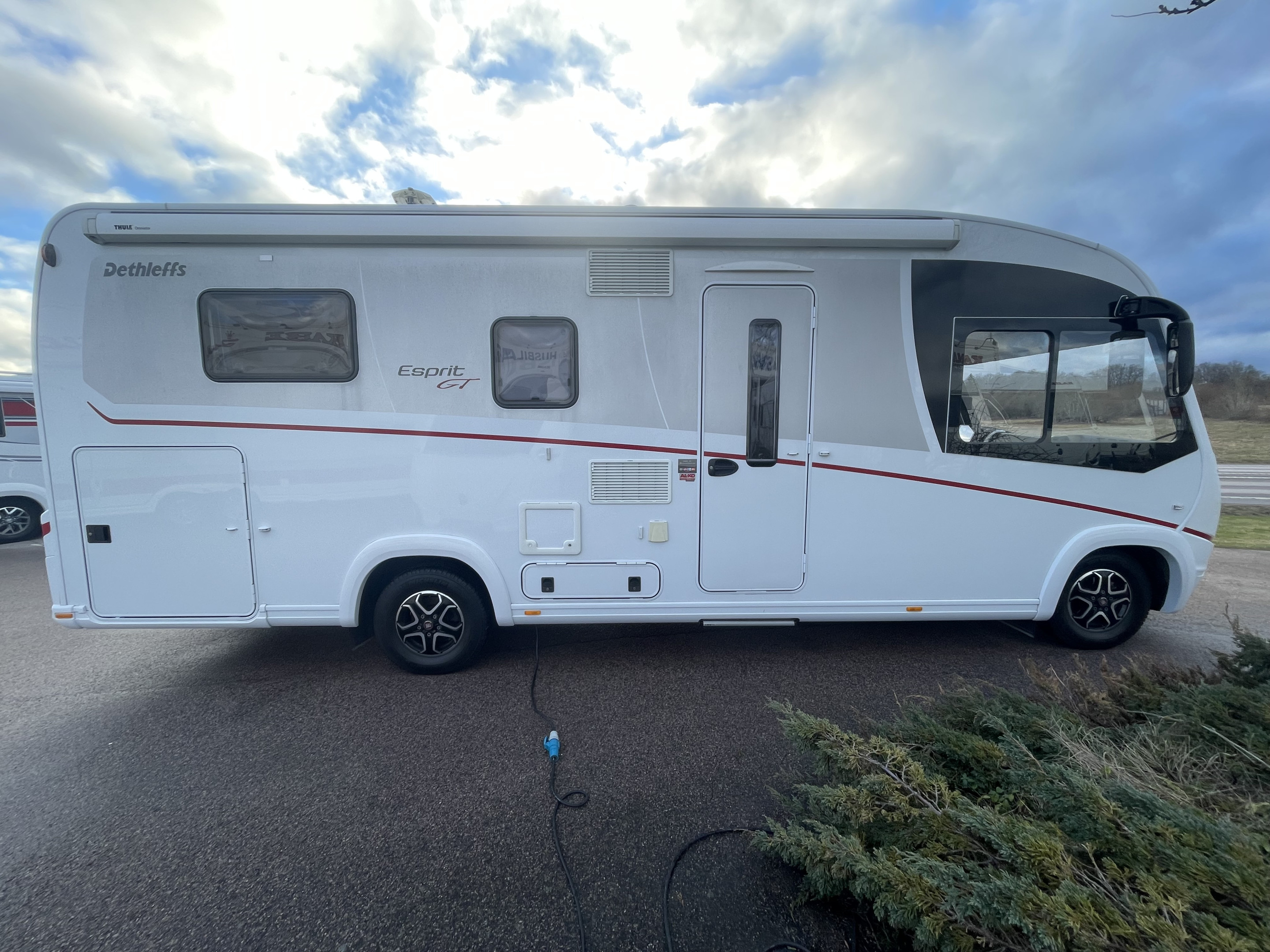 Dethleffs ESPRIT I 7150-2 DBM/EB (Luftfjädring stolar, Alde, Inverter) - Dethleffs