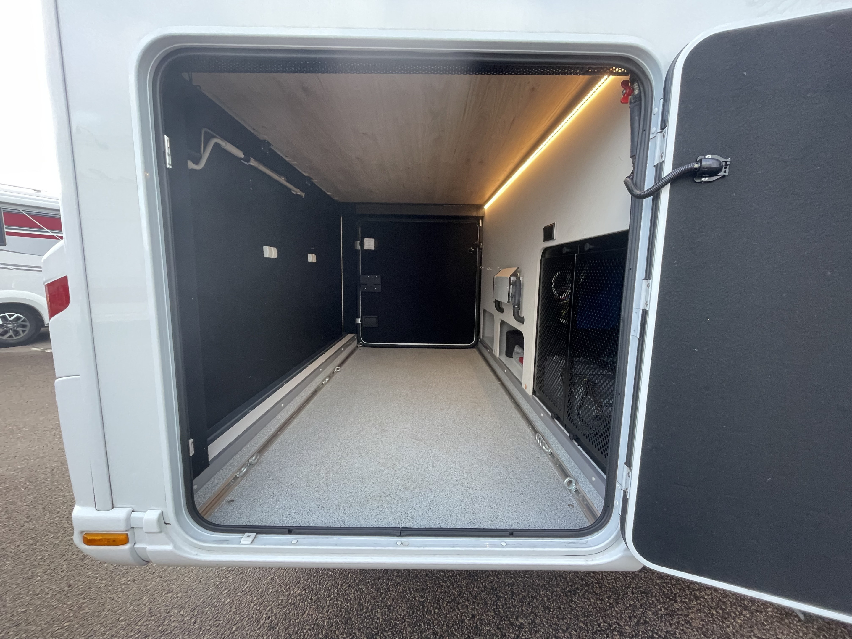 Dethleffs ESPRIT I 7150-2 DBM/EB (Luftfjädring stolar, Alde, Inverter) - Dethleffs
