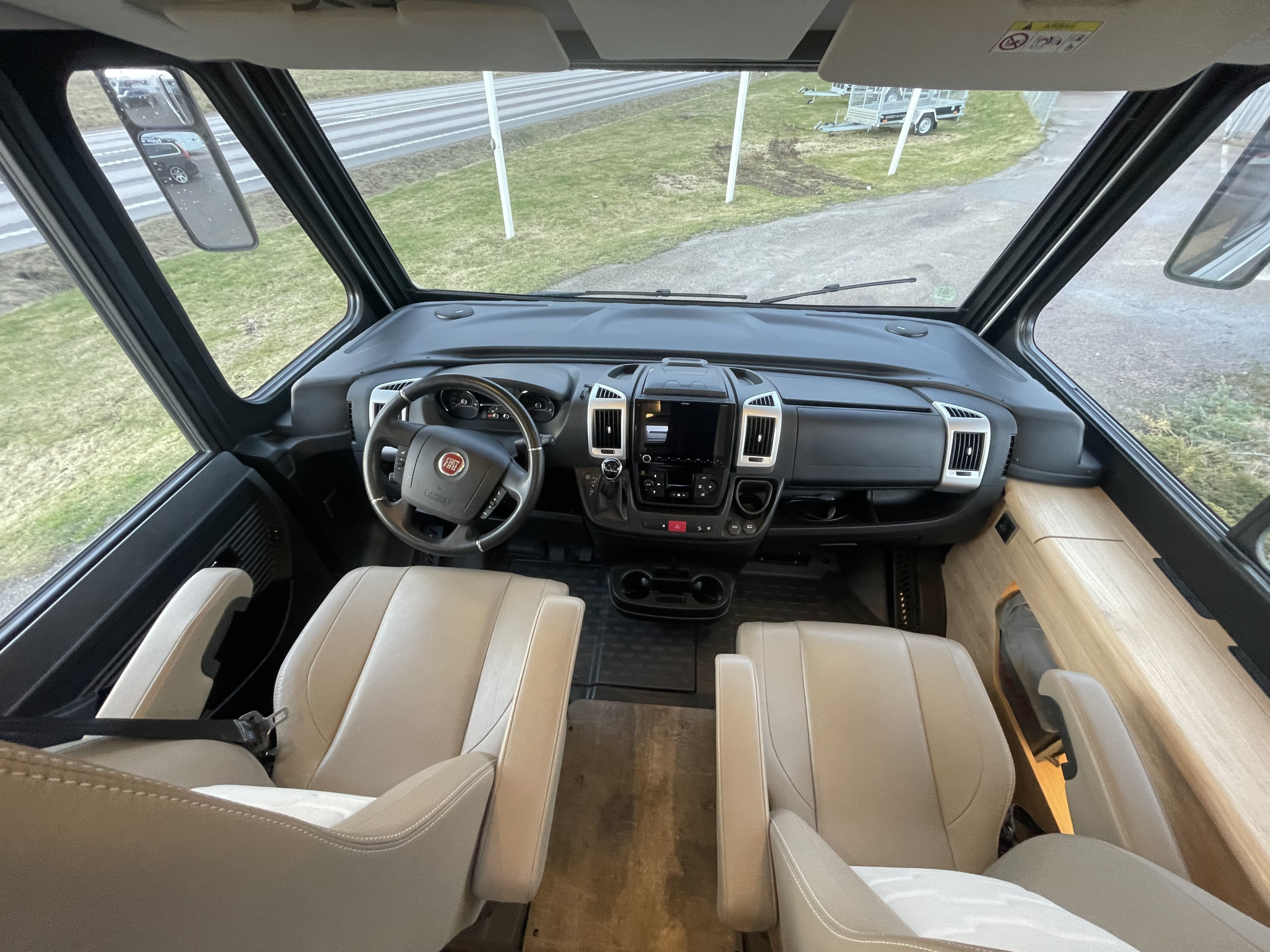 Dethleffs ESPRIT I 7150-2 DBM/EB (Luftfjädring stolar, Alde, Inverter) - Dethleffs