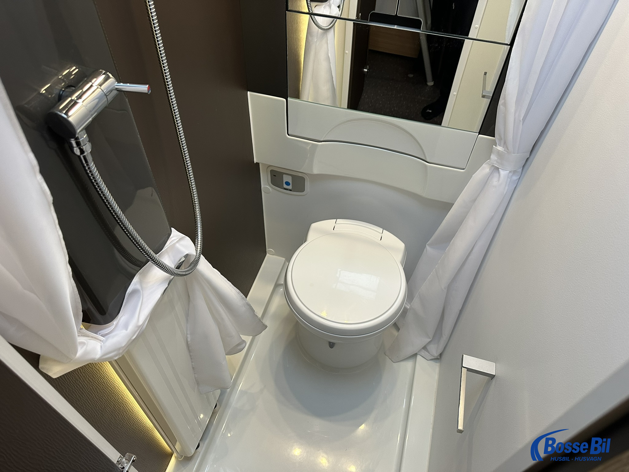 Adria ALPINA 753 HK * Mover * Frontkök * Förtält * Mover * - Adria