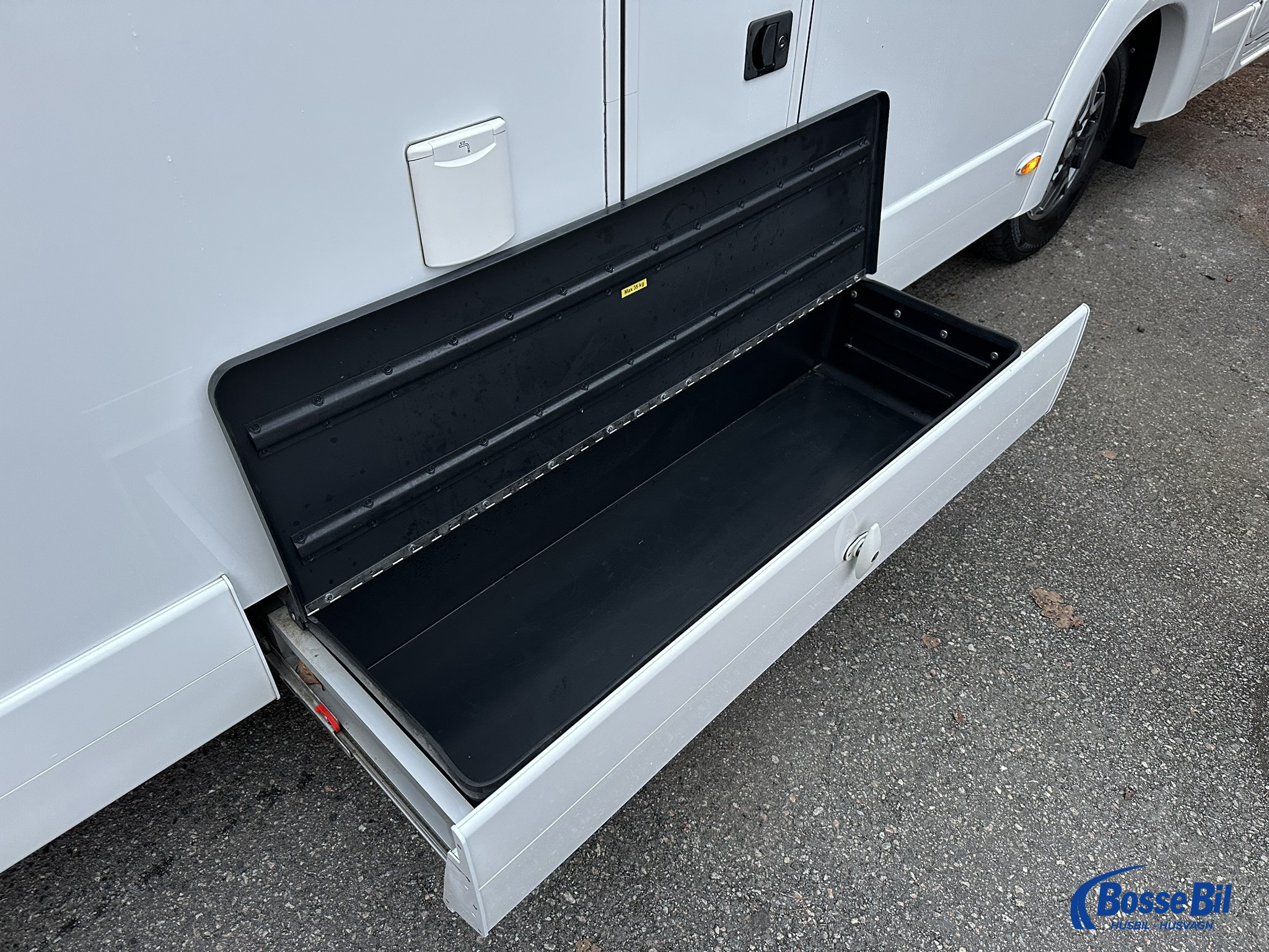 KABE Royal X 780 LQB - KABE