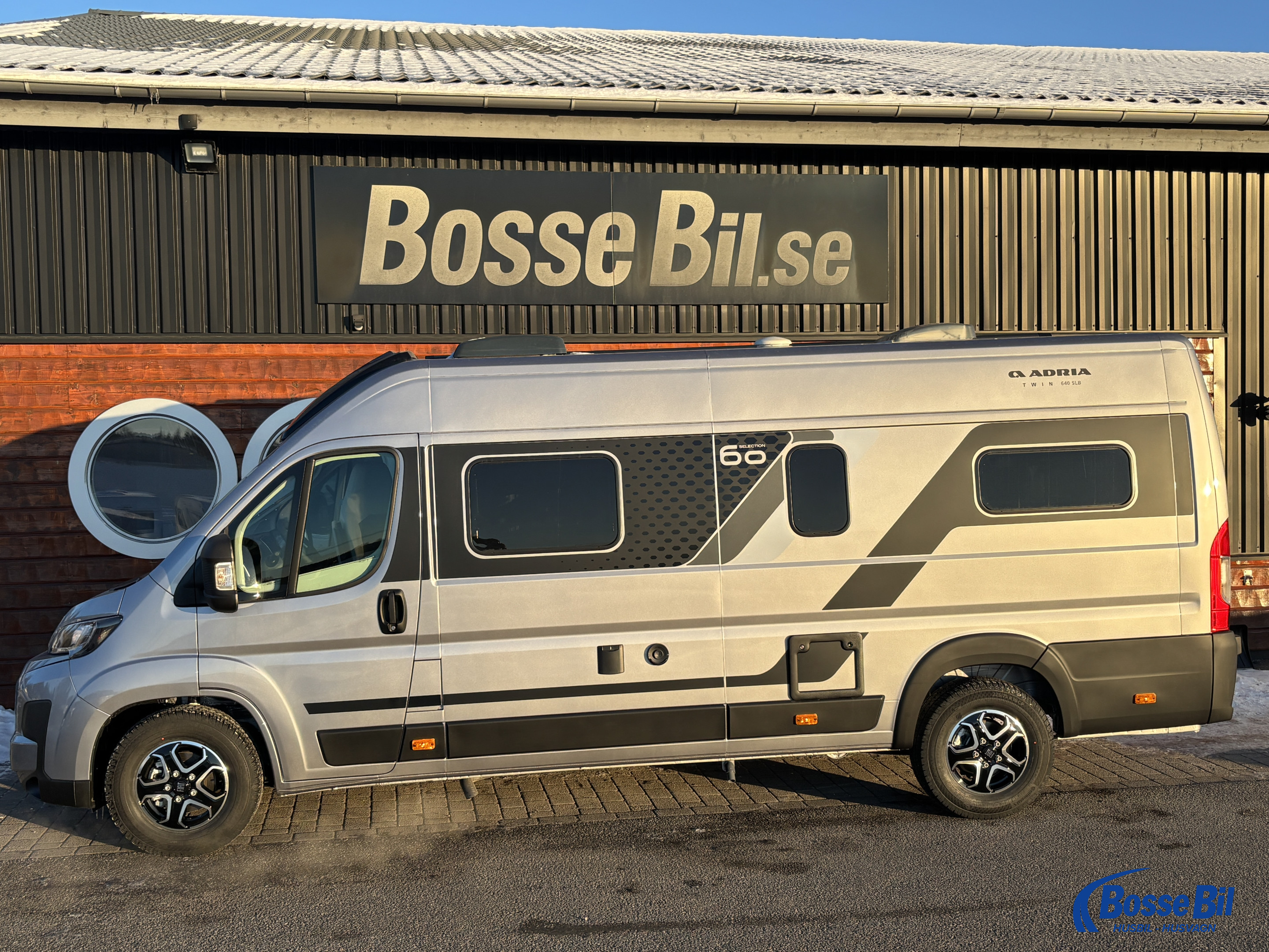 TWIN 640 SLB 60Y - Fiat MultiJet3 140HP (103kW) 35H - Adria