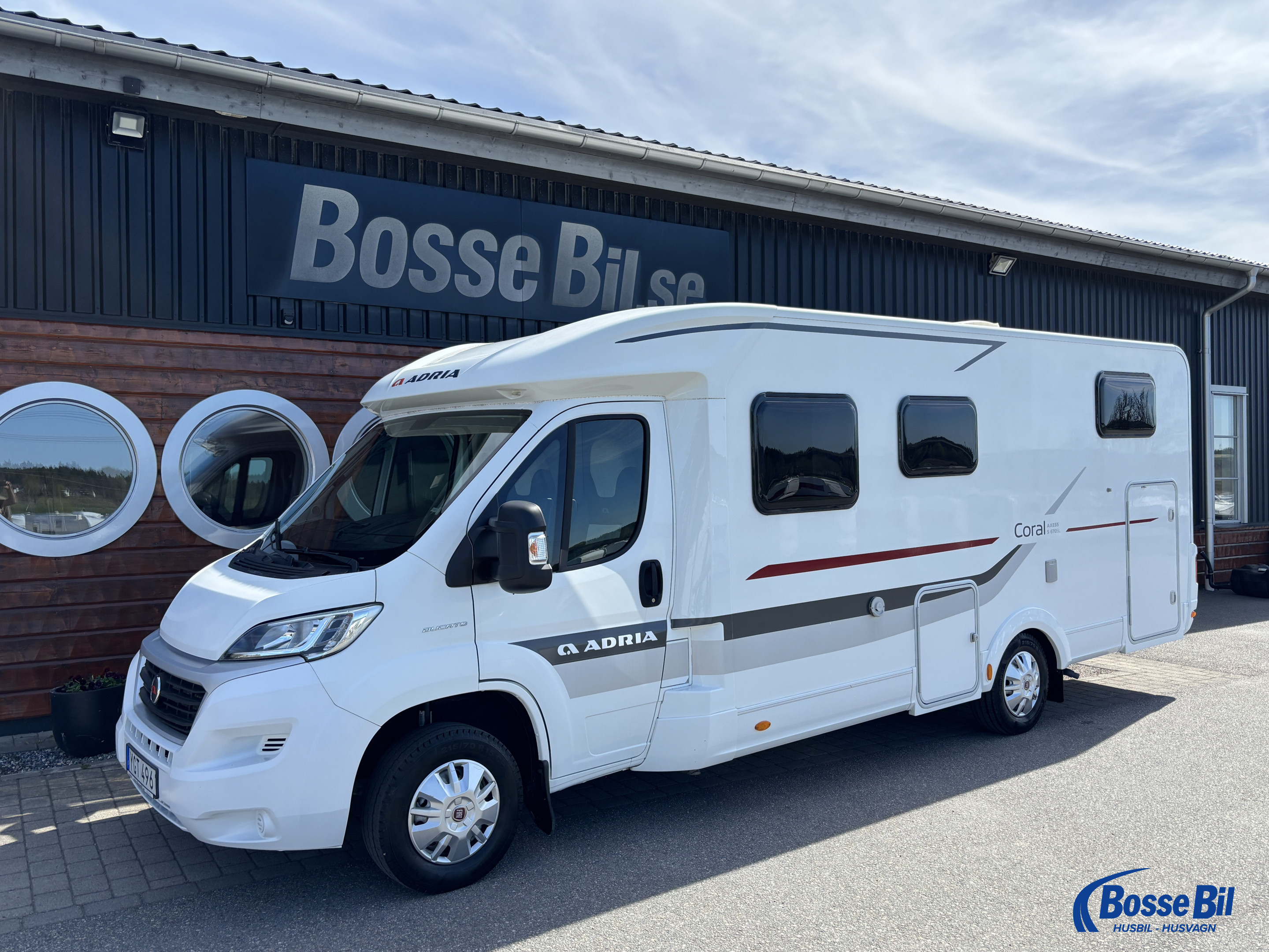 Adria CORAL S 670 SL * Solceller * Stort garage * Vinkelkök * - Adria