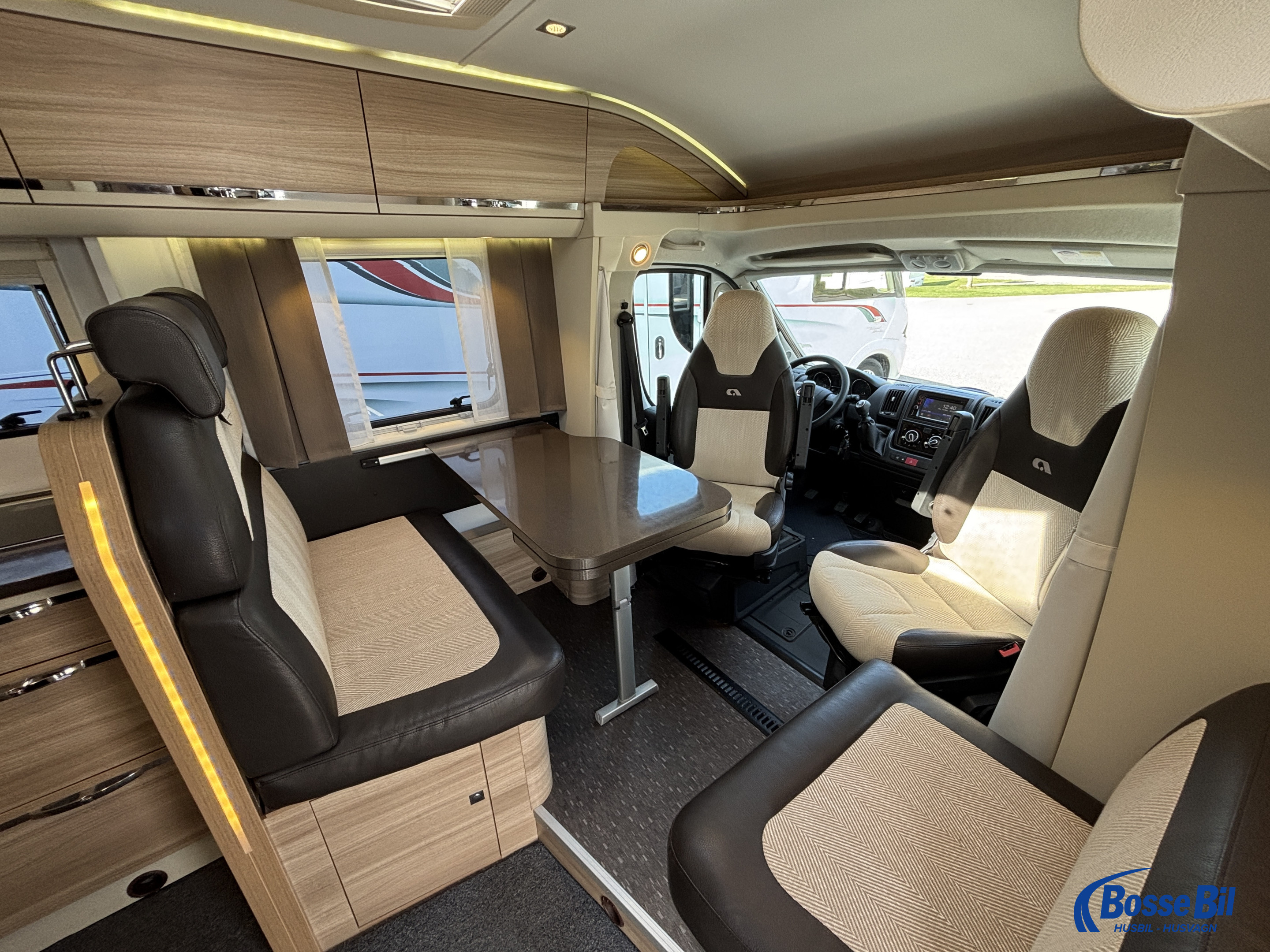 Adria CORAL S 670 SL * Solceller * Stort garage * Vinkelkök * - Adria