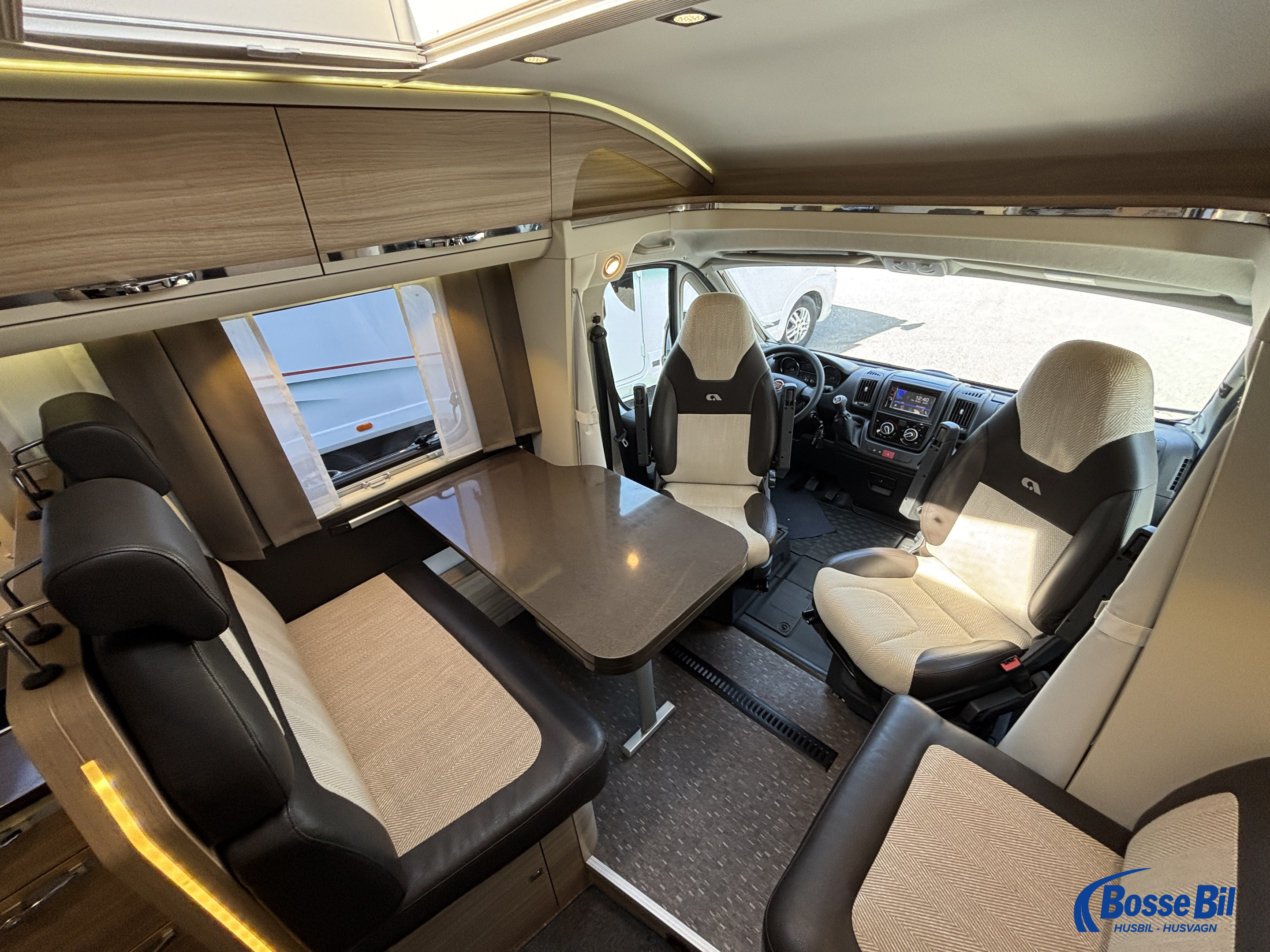Adria CORAL S 670 SL * Solceller * Stort garage * Vinkelkök * - Adria