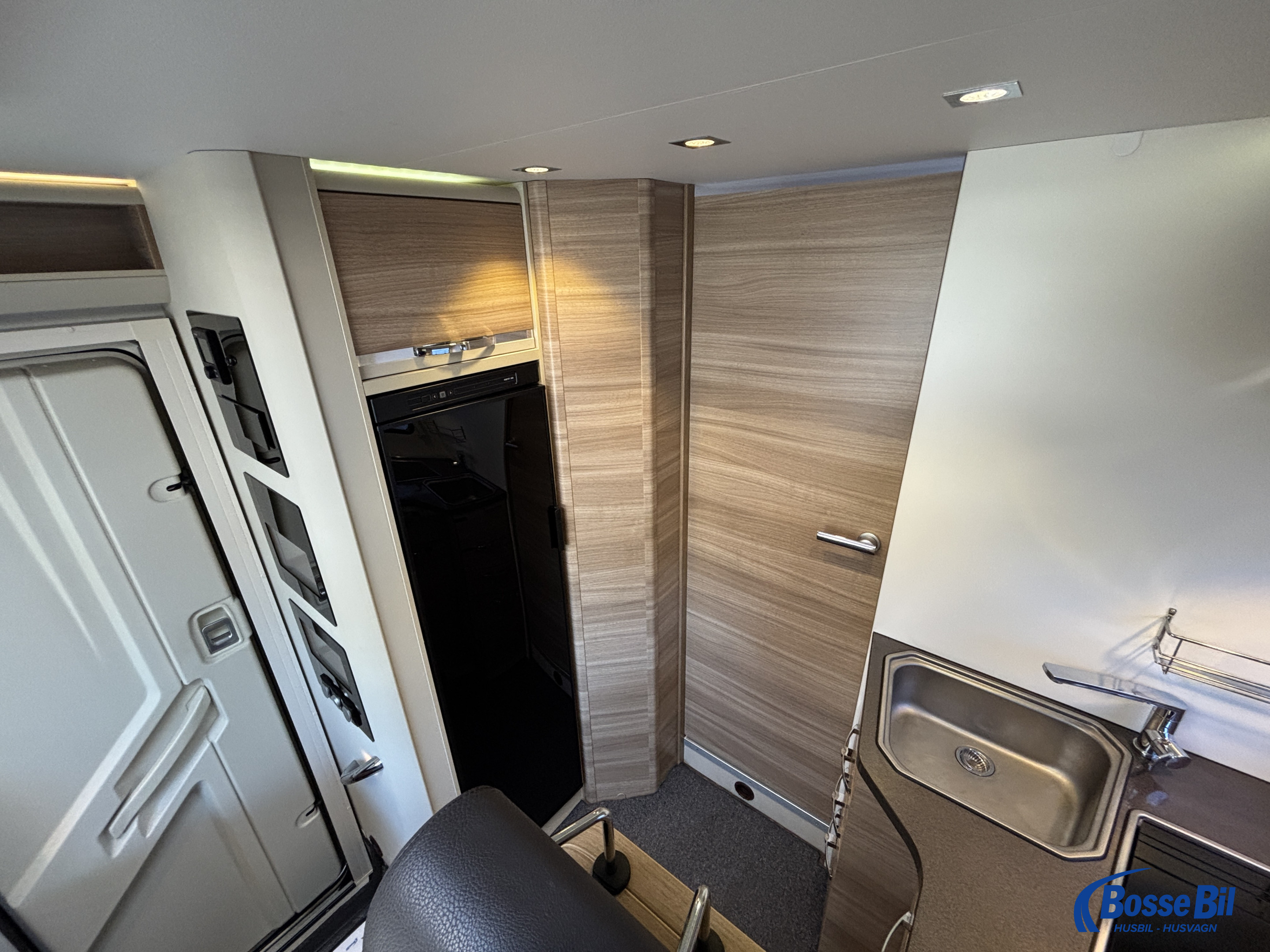 Adria CORAL S 670 SL * Solceller * Stort garage * Vinkelkök * - Adria