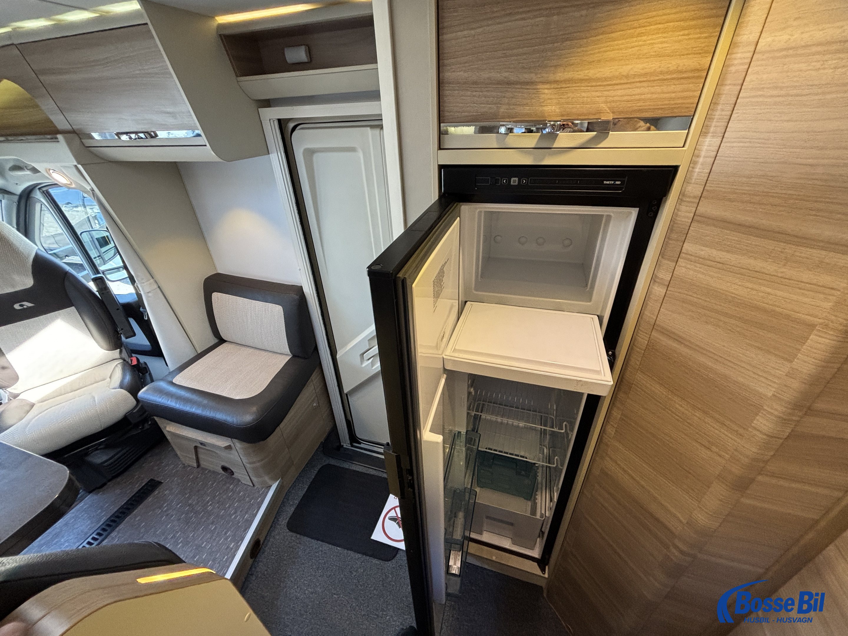 Adria CORAL S 670 SL * Solceller * Stort garage * Vinkelkök * - Adria