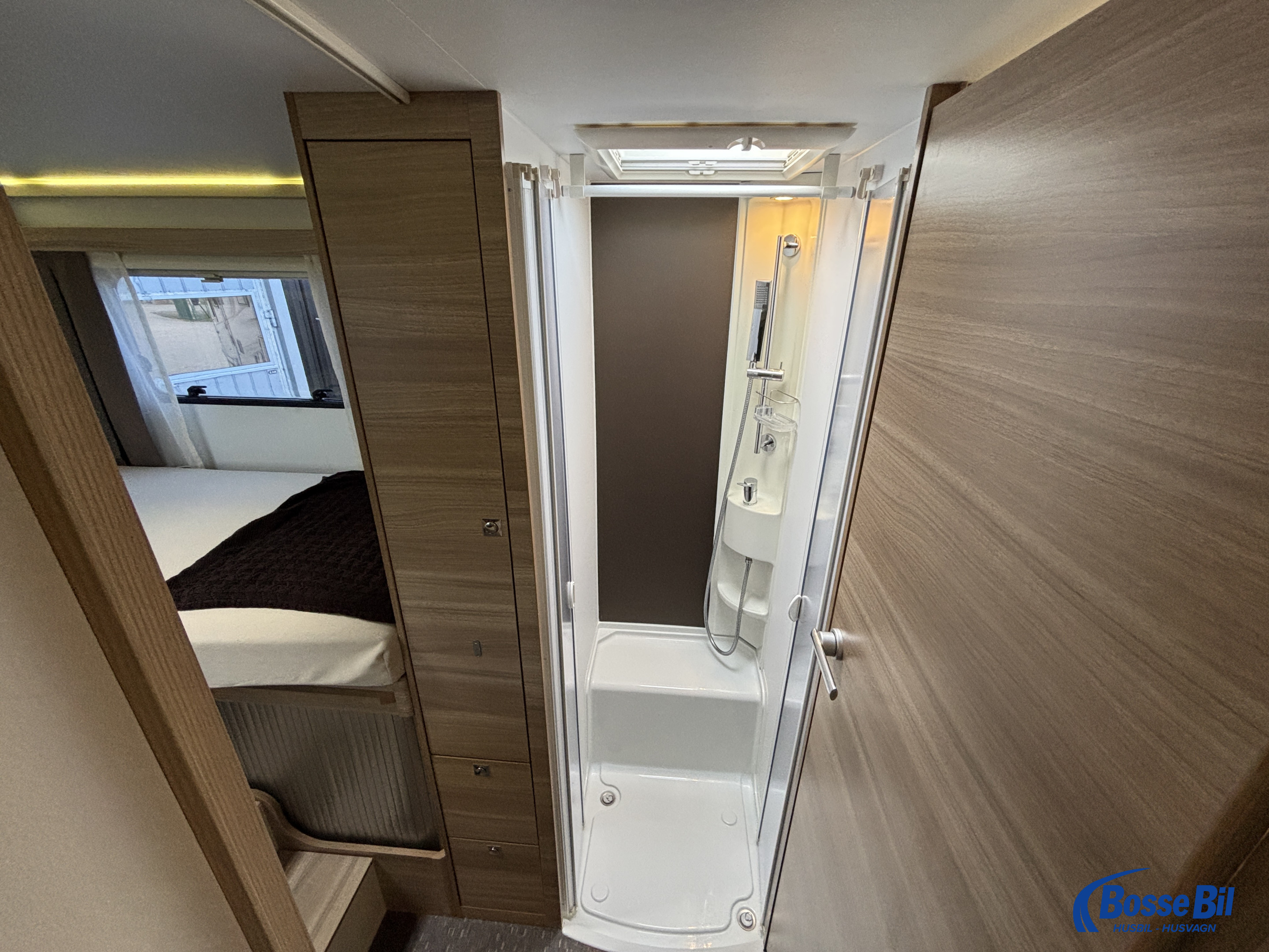 Adria CORAL S 670 SL * Solceller * Stort garage * Vinkelkök * - Adria