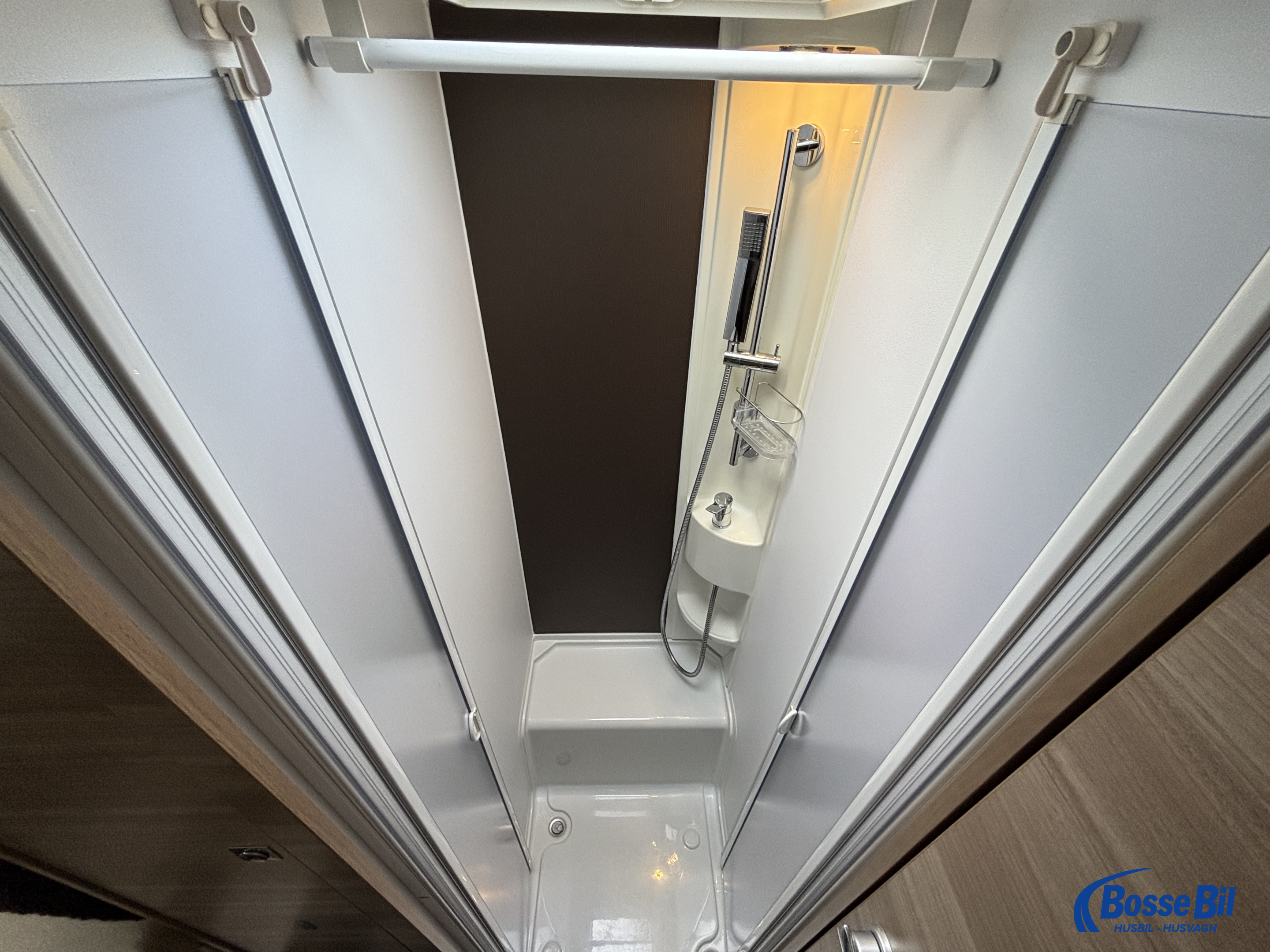Adria CORAL S 670 SL * Solceller * Stort garage * Vinkelkök * - Adria