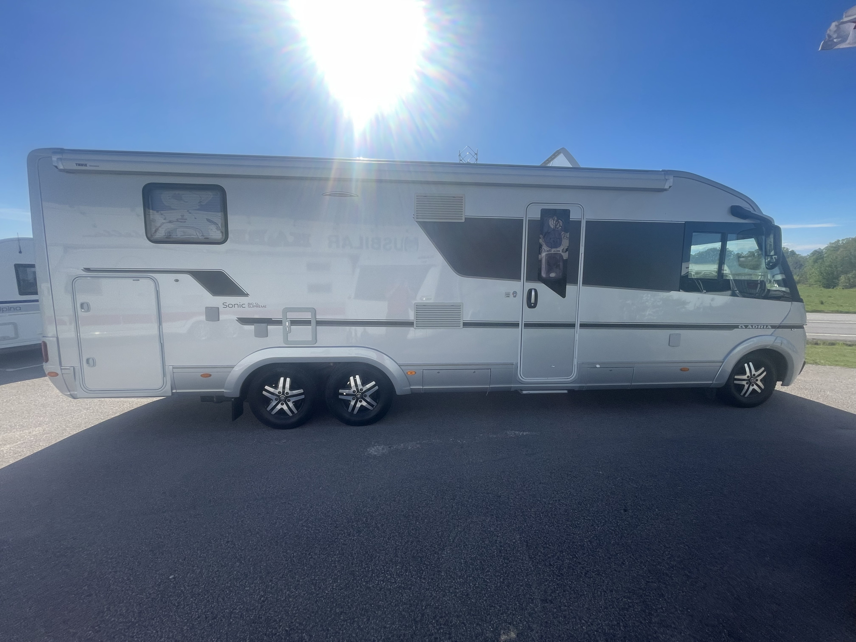 Adria SONIC SUPREME I 810SL (hydraulben, litium) - Adria