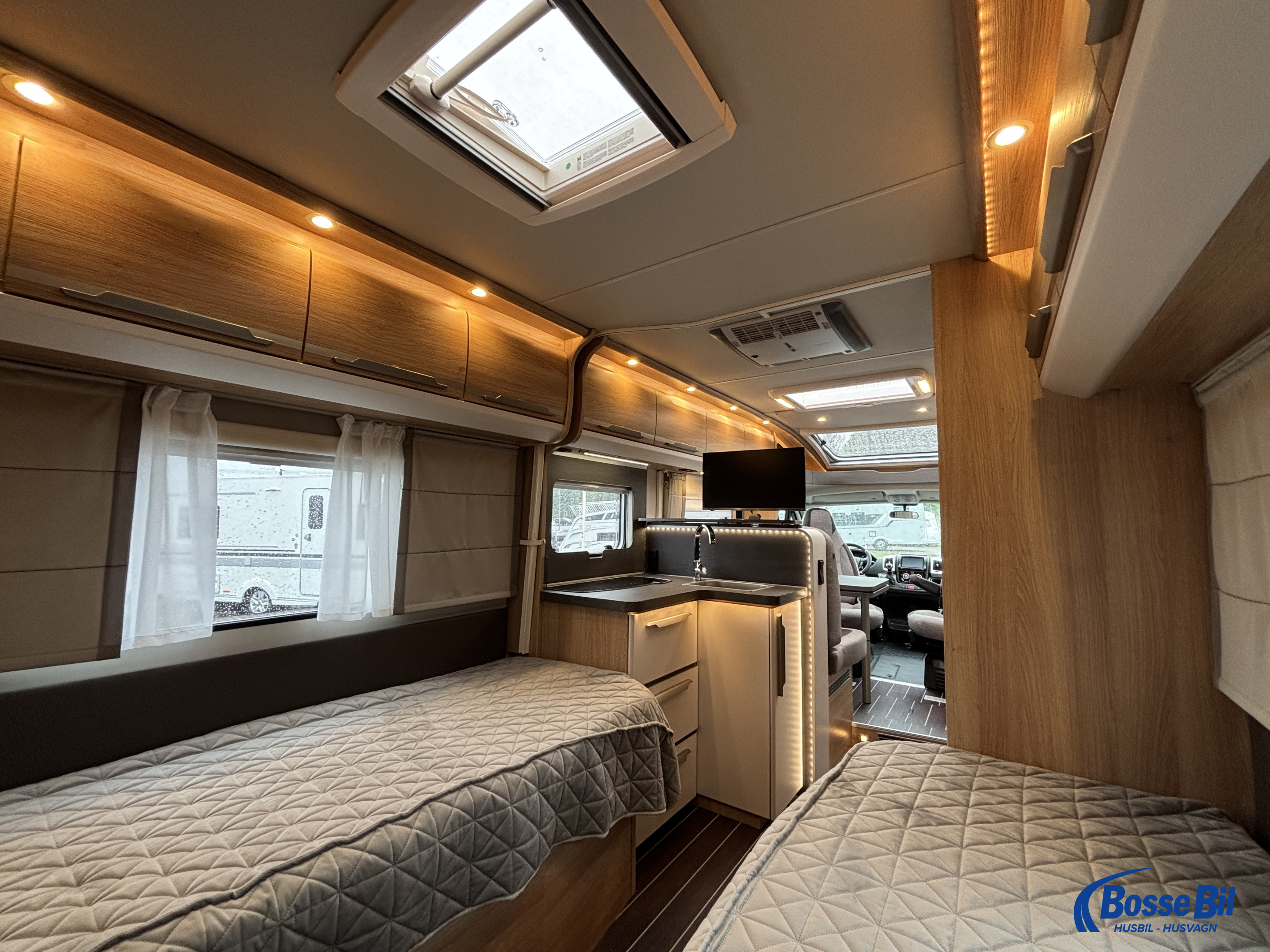 Knaus Sky TI Platinum * AC * Hydr. stödben* Solceller * ALDE * - Knaus