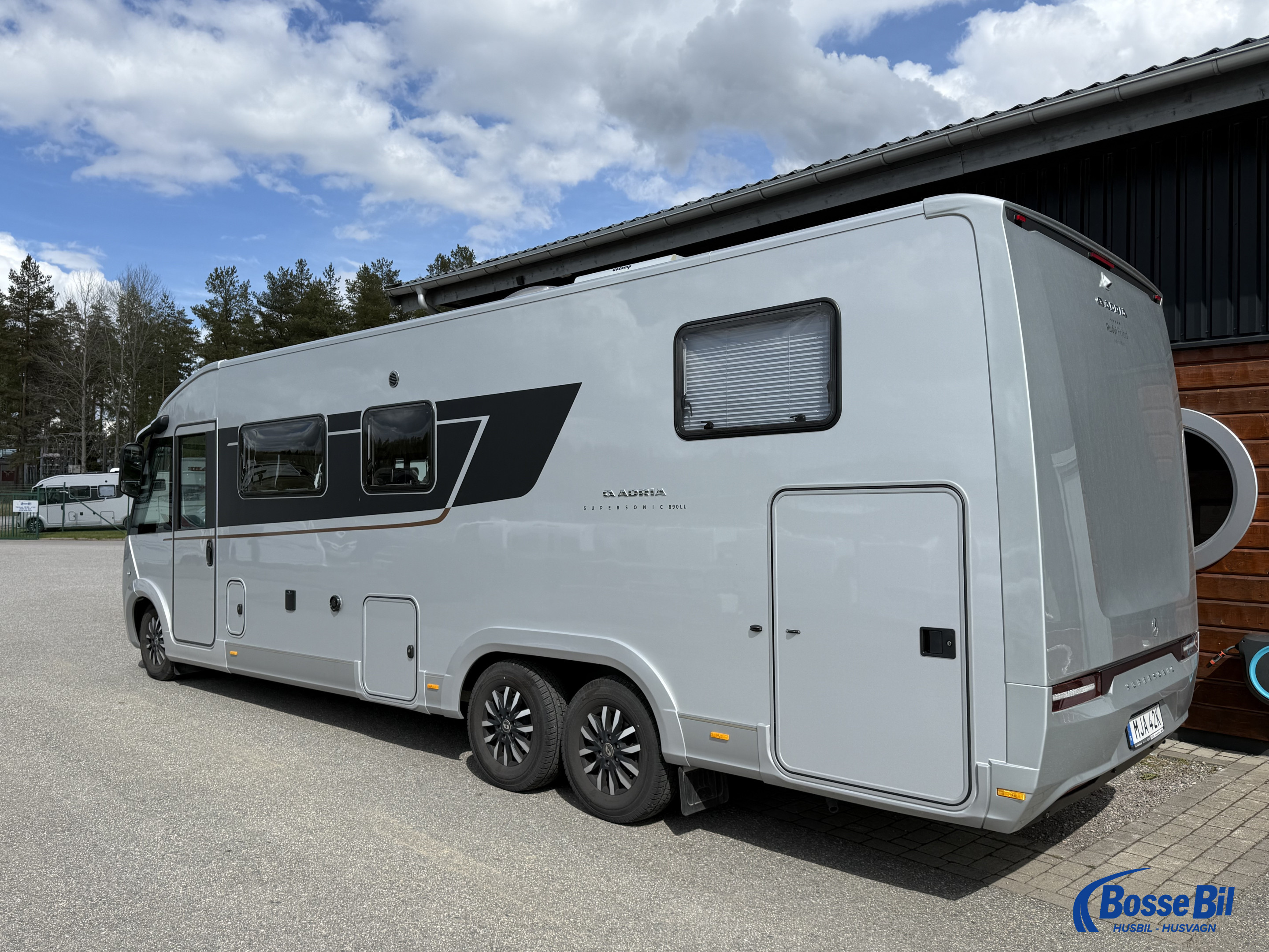 Adria SUPERSONIC 890 LL * Hydr. stödben * AC * Solceller * Skinn * - Adria