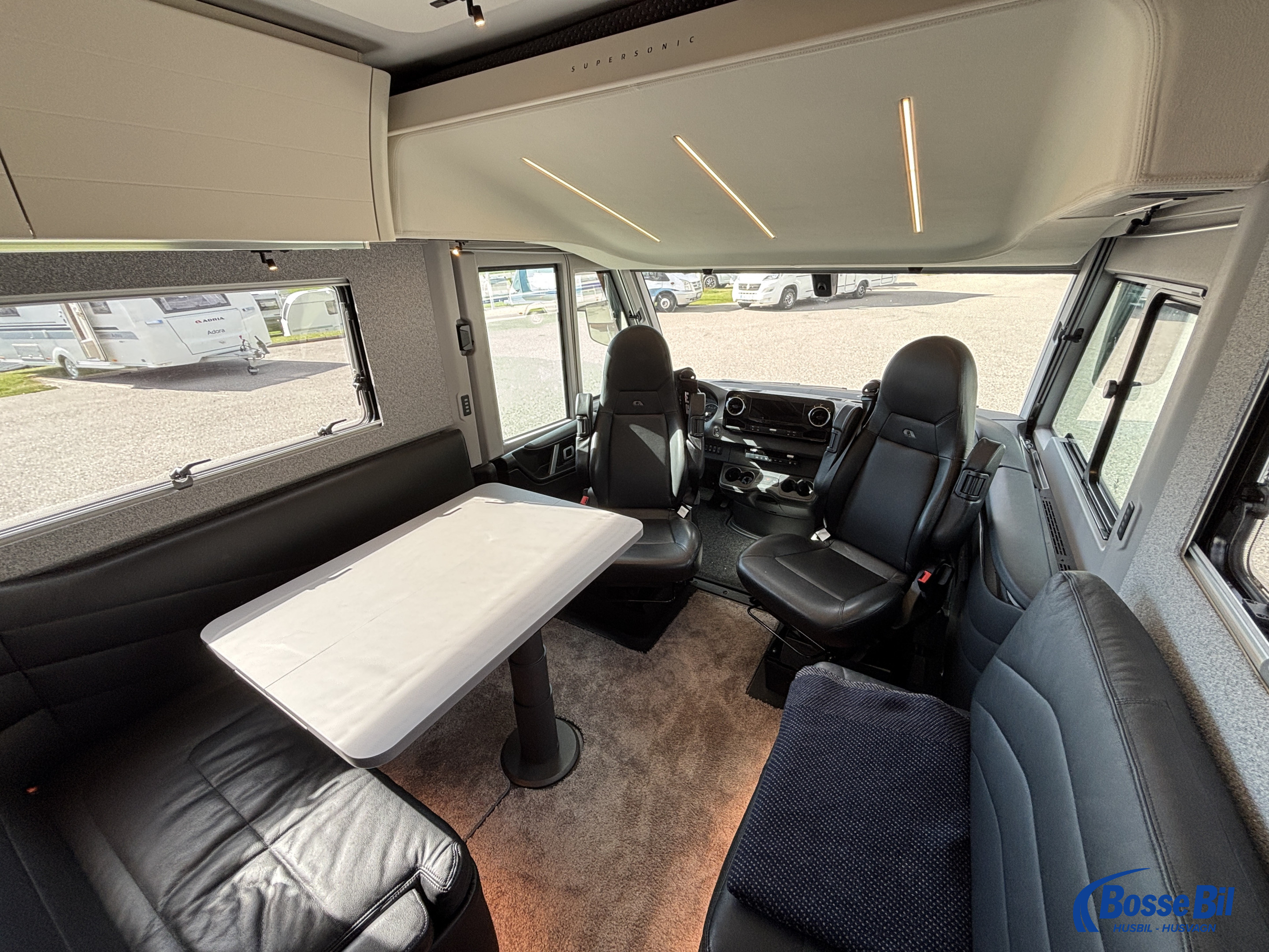 Adria SUPERSONIC 890 LL * Hydr. stödben * AC * Solceller * Skinn * - Adria