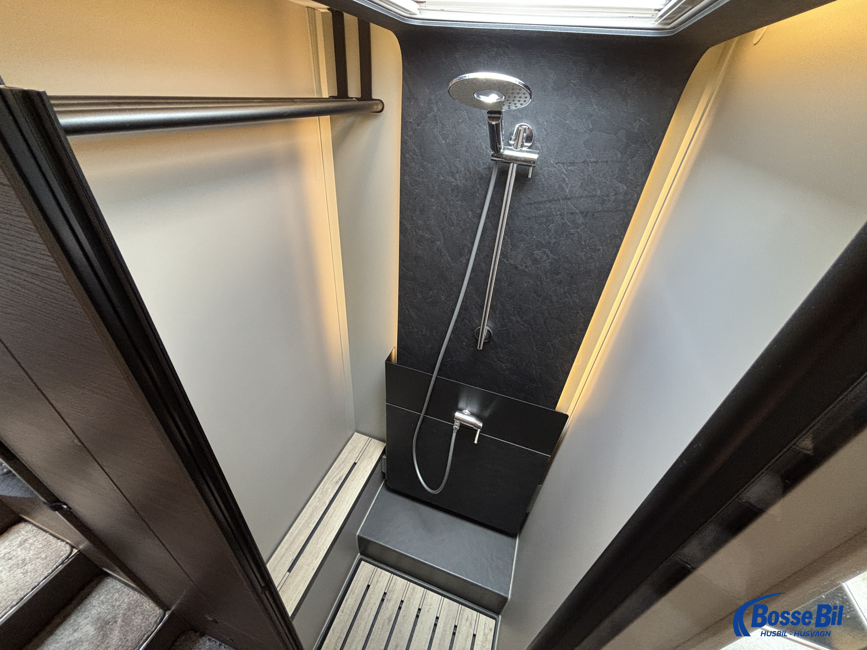 Adria SUPERSONIC 890 LL * Hydr. stödben * AC * Solceller * Skinn * - Adria