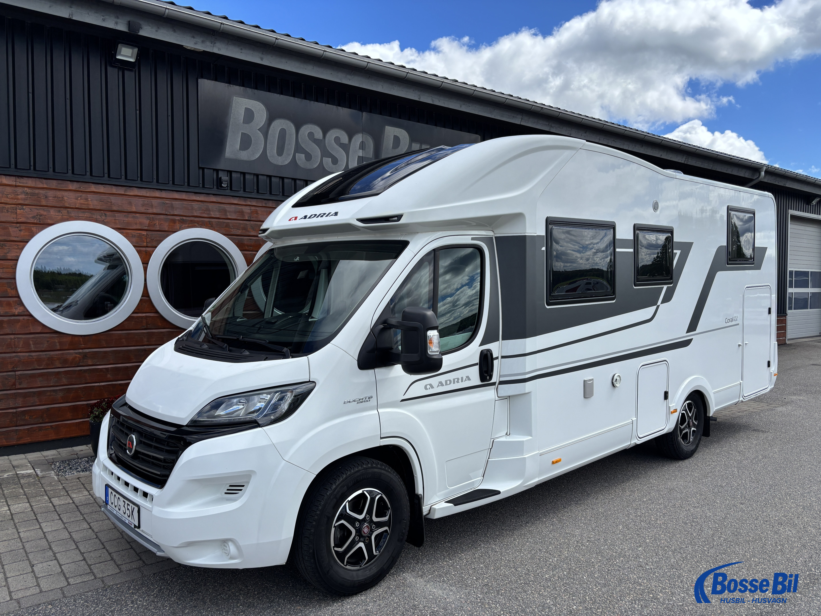 Adria CORAL 670 SL * AC * Hydr. stödben * ALDE * Solceller * Innermattor * - Adria