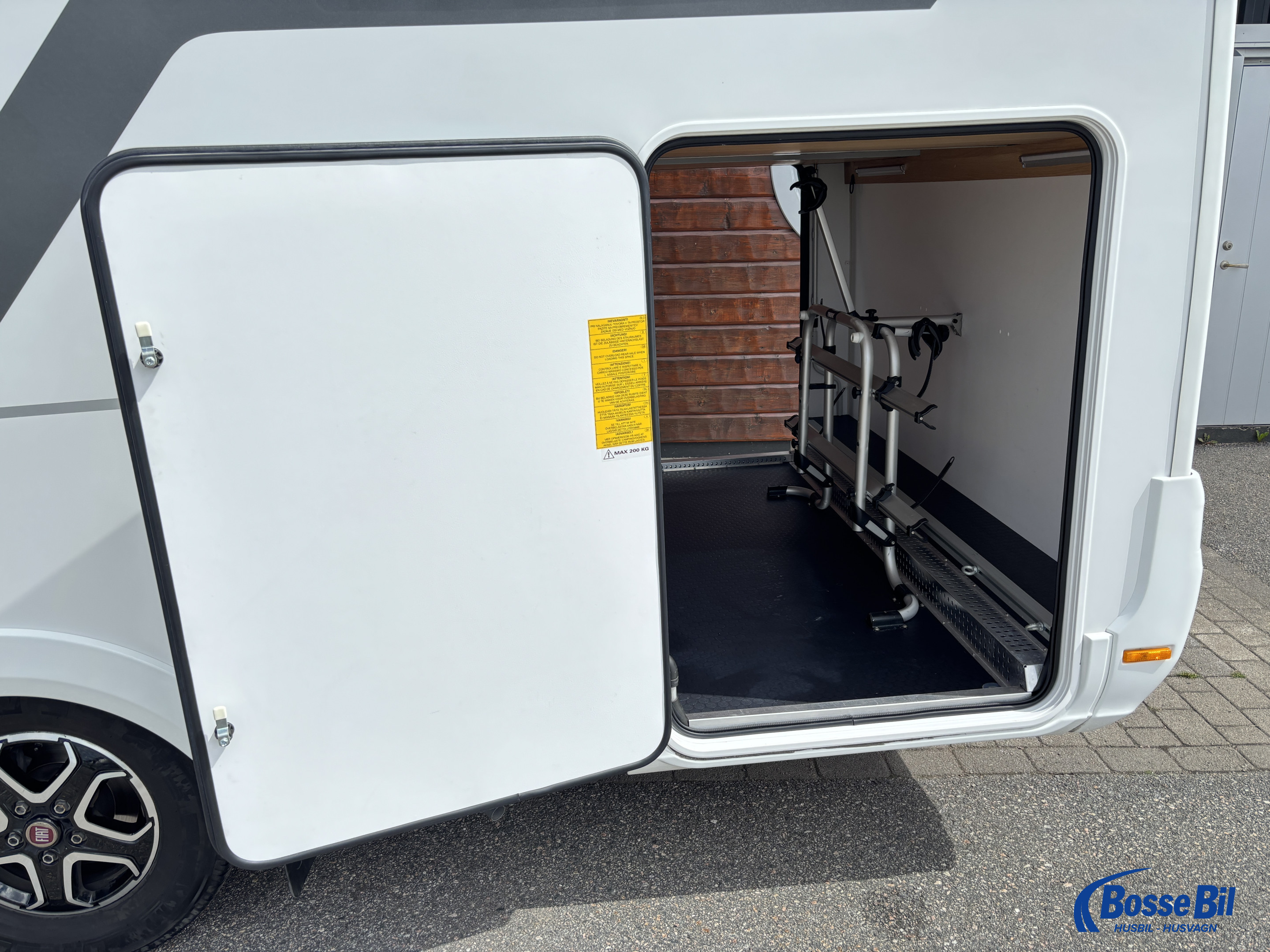 Adria CORAL 670 SL * AC * Hydr. stödben * ALDE * Solceller * Innermattor * - Adria