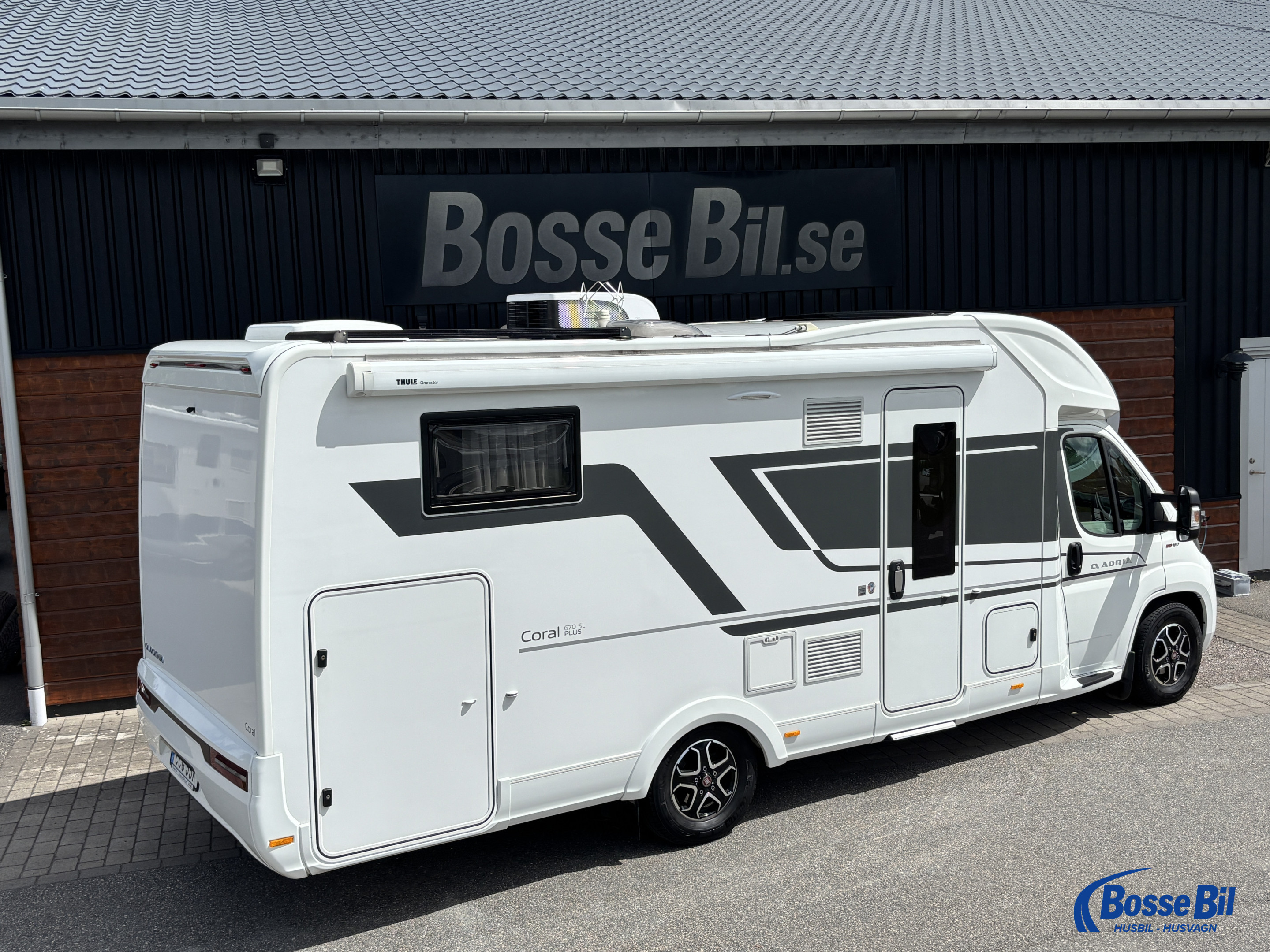 Adria CORAL 670 SL * AC * Hydr. stödben * ALDE * Solceller * Innermattor * - Adria
