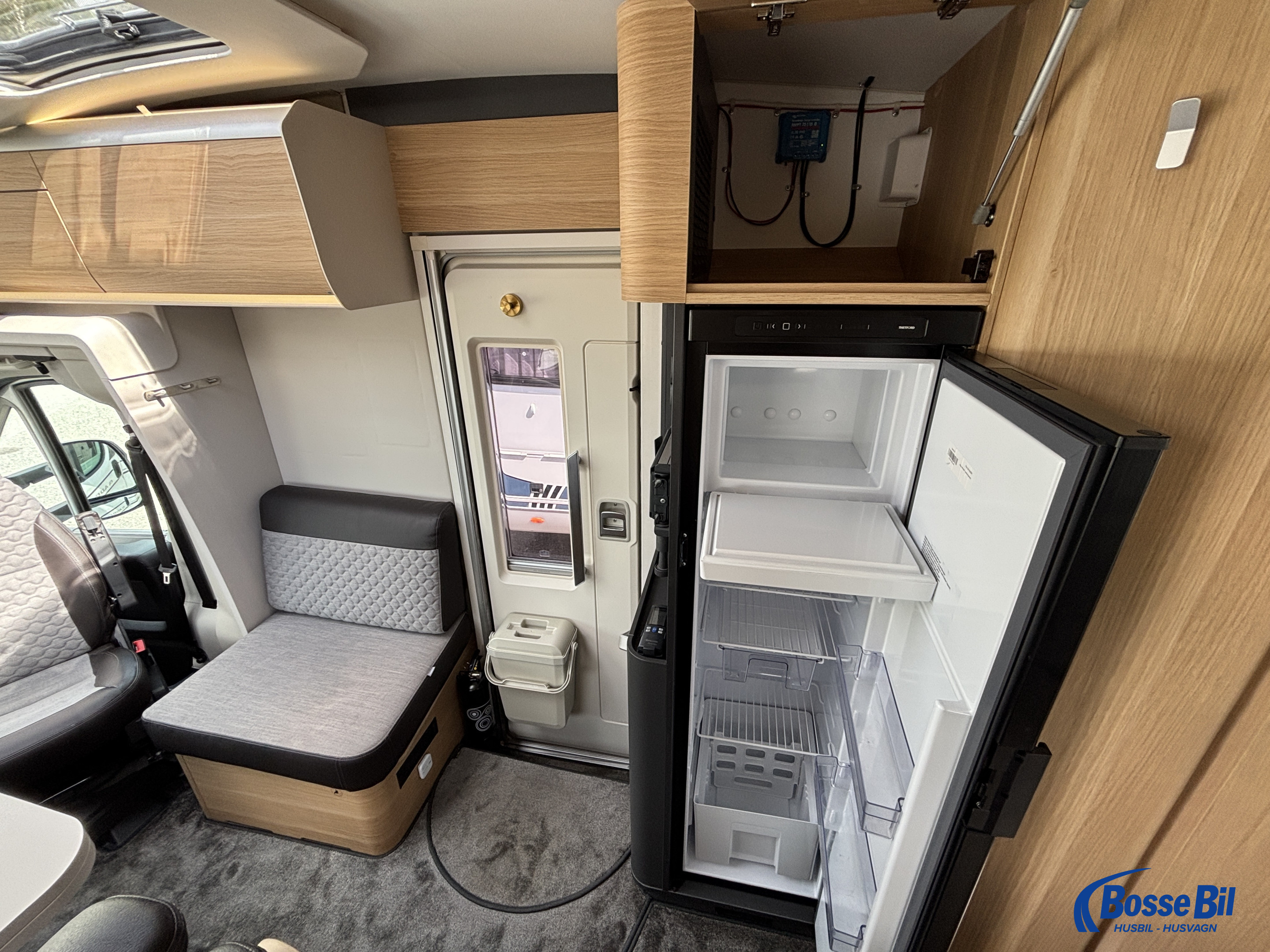 Adria CORAL 670 SL * AC * Hydr. stödben * ALDE * Solceller * Innermattor * - Adria
