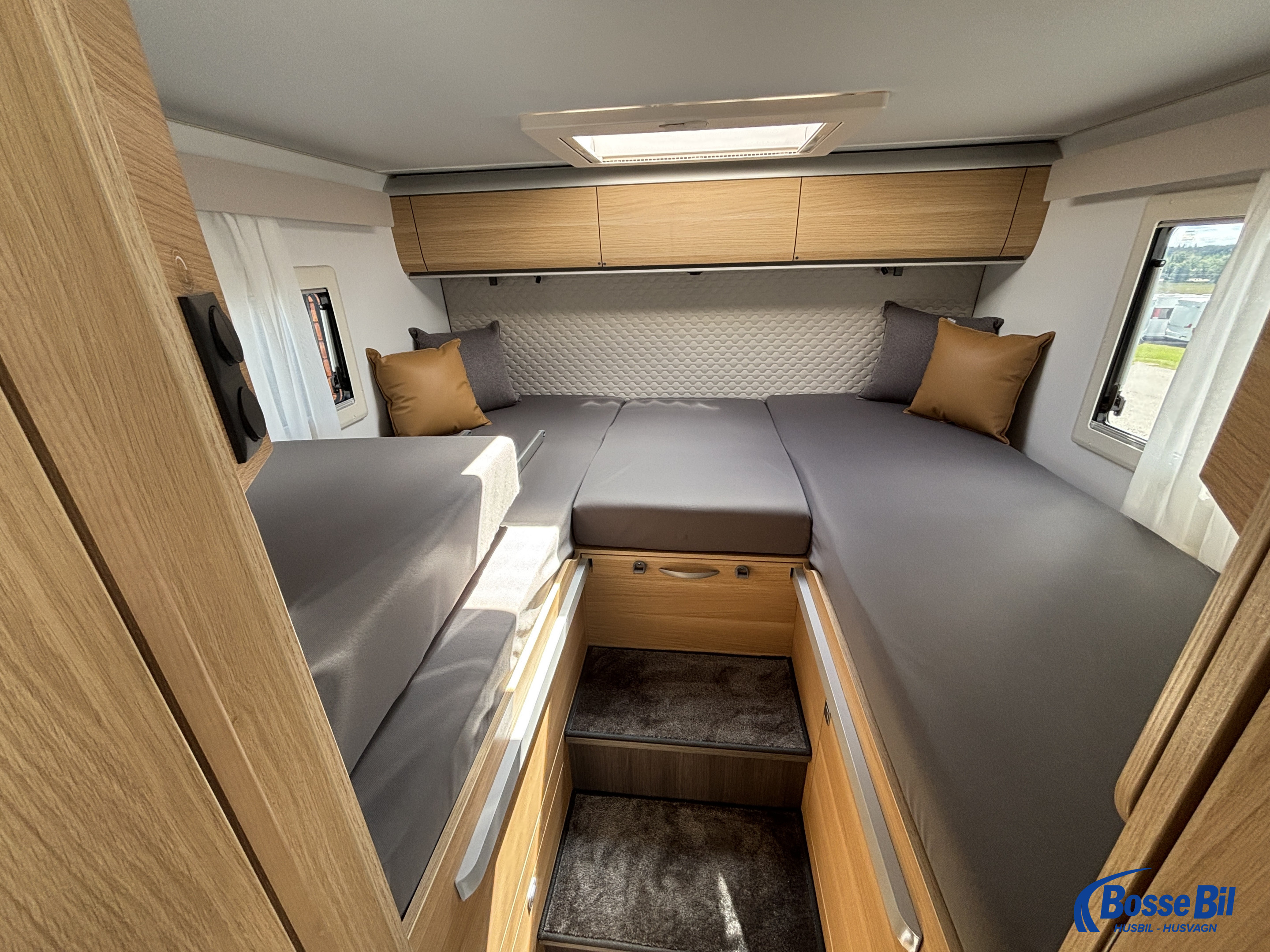 Adria CORAL 670 SL * AC * Hydr. stödben * ALDE * Solceller * Innermattor * - Adria