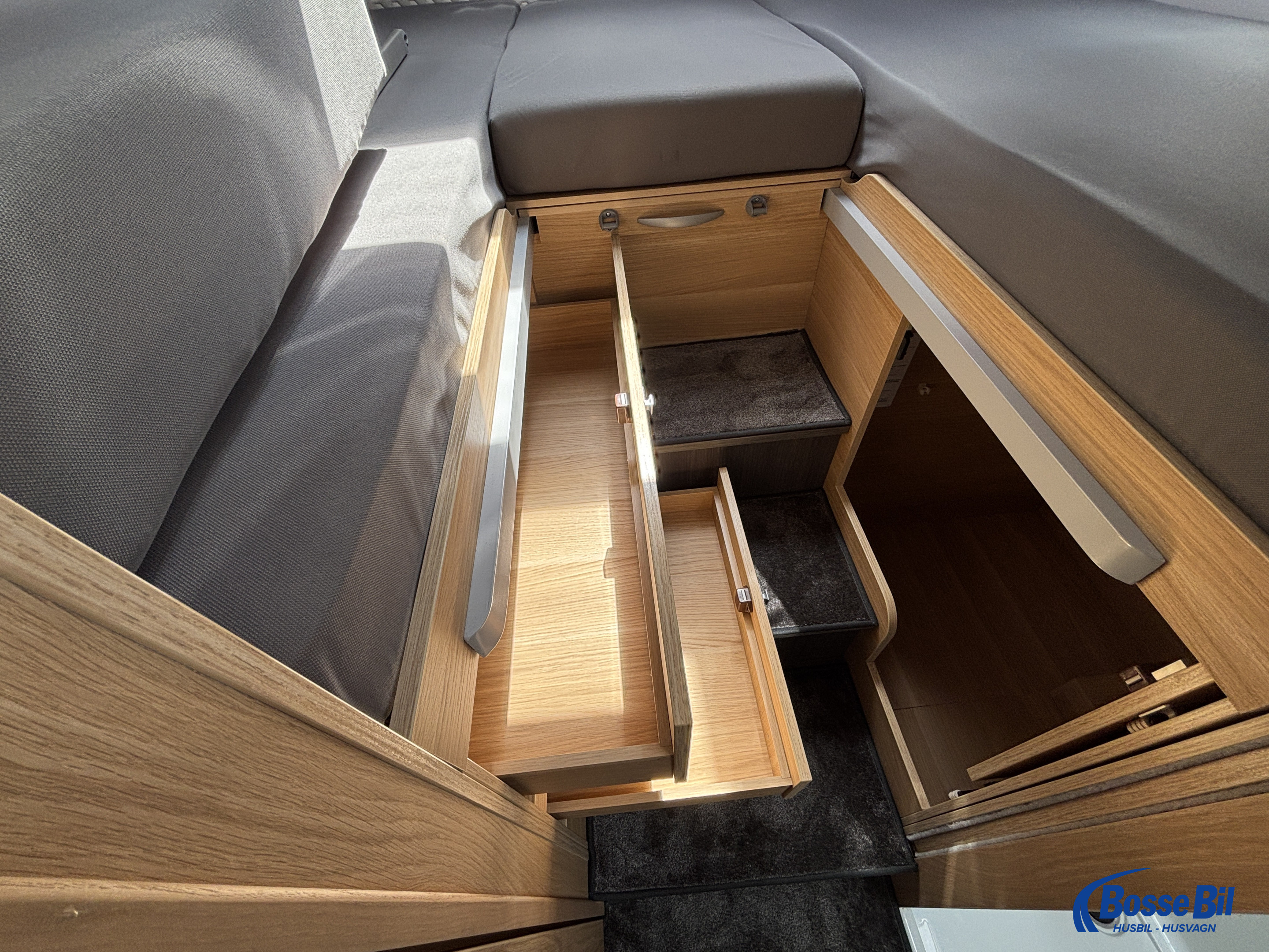 Adria CORAL 670 SL * AC * Hydr. stödben * ALDE * Solceller * Innermattor * - Adria