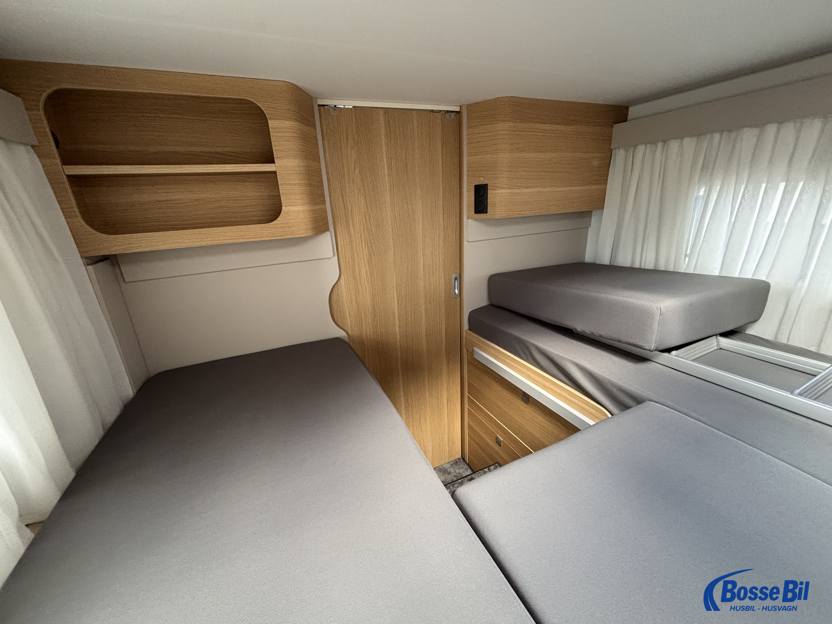 Adria CORAL 670 SL * AC * Hydr. stödben * ALDE * Solceller * Innermattor * - Adria
