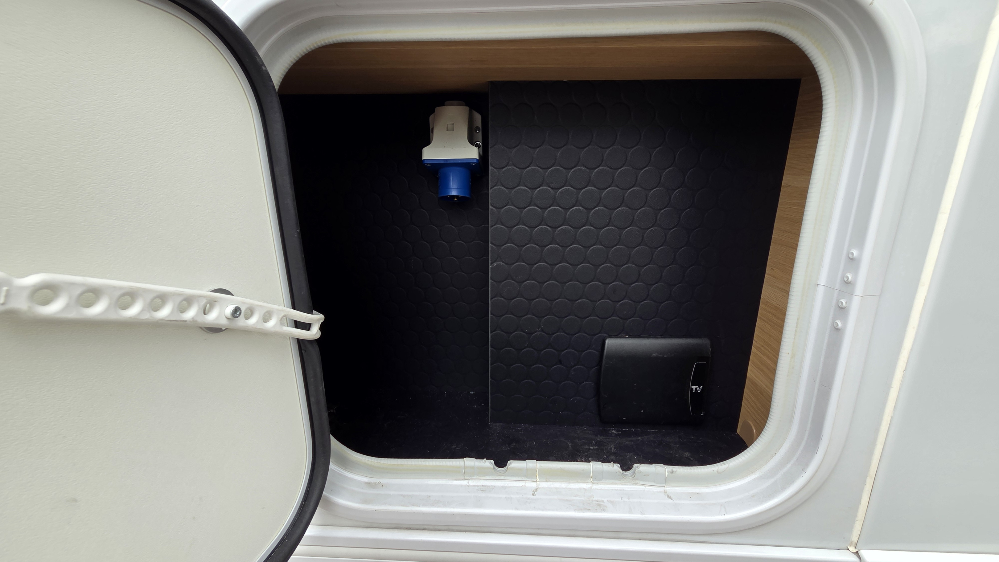 Adria CORAL 670DL - Adria