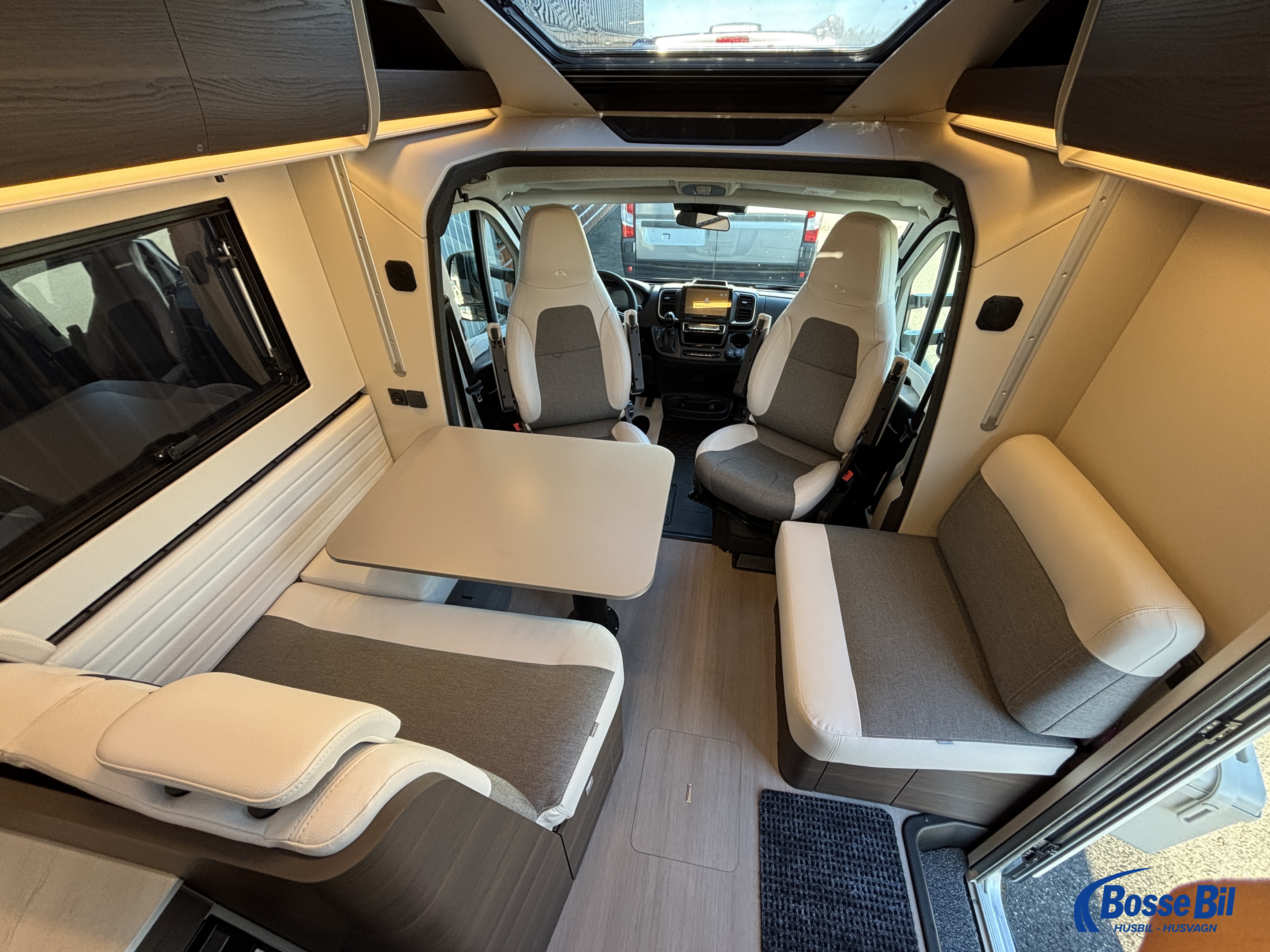 Adria MATRIX SUPREME 670 SL *Dieselvärmare * ALDE * komp.kylskåp * - Adria