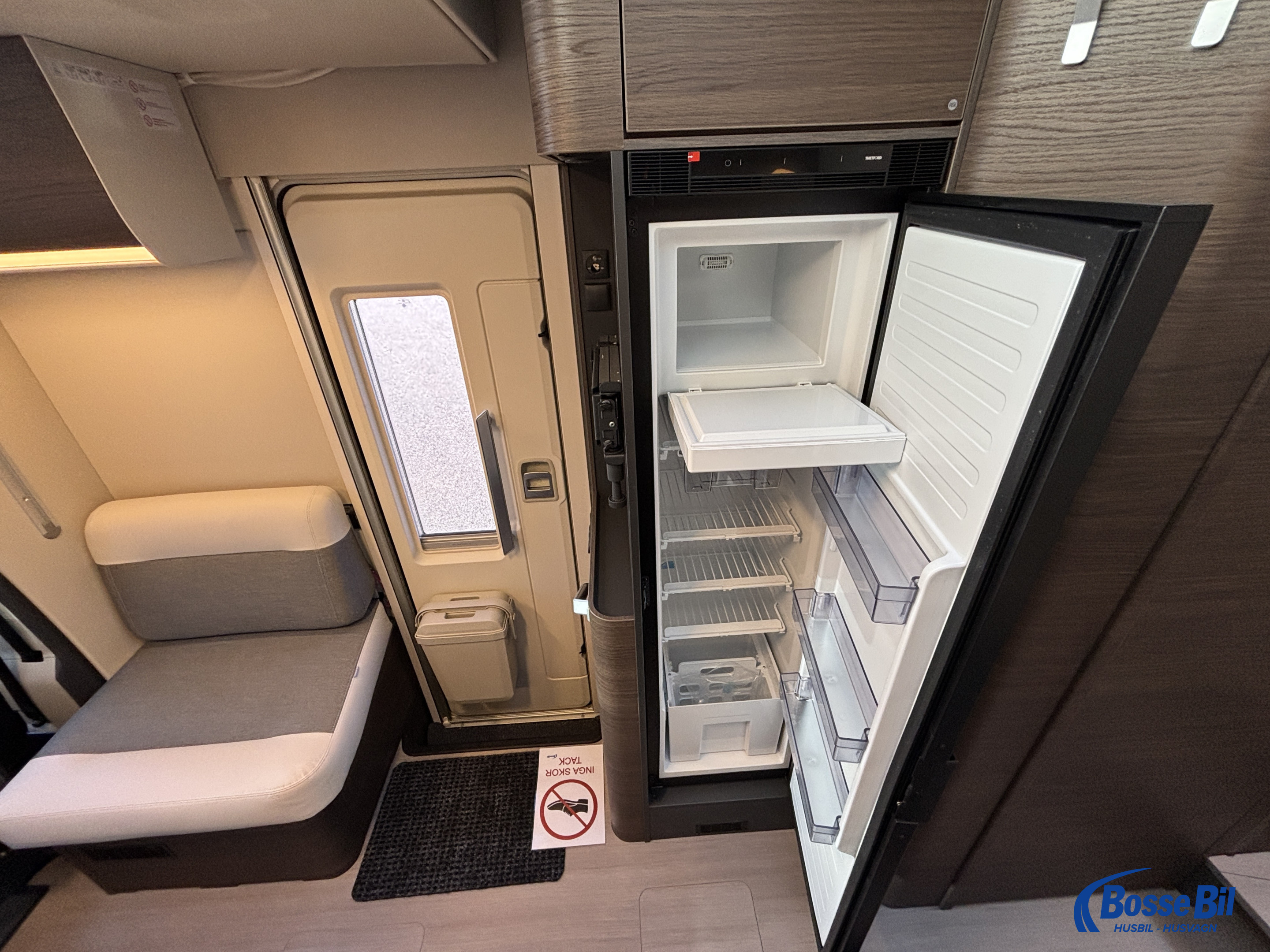 Adria MATRIX SUPREME 670 SL *Dieselvärmare * ALDE * komp.kylskåp * - Adria