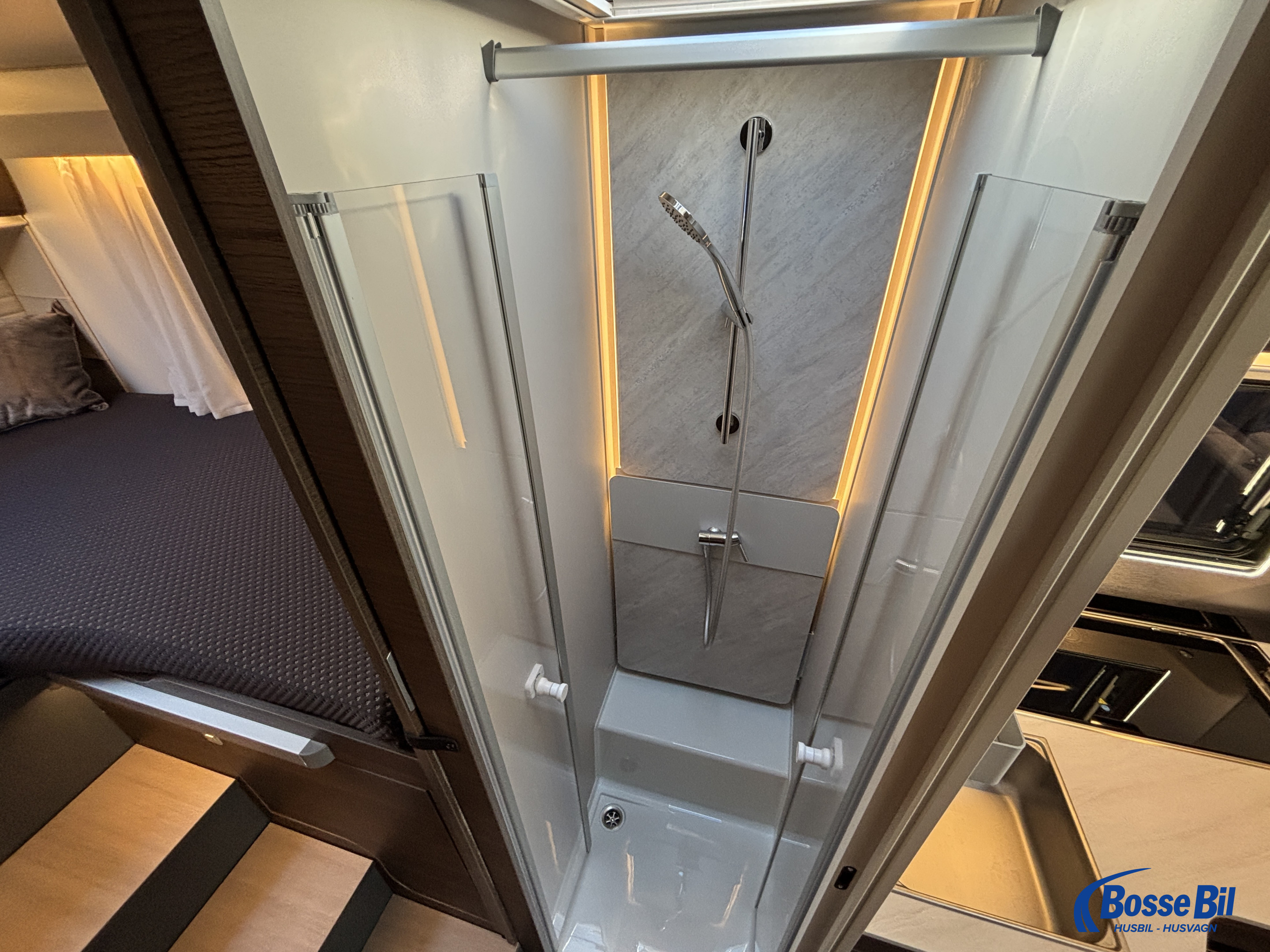 Adria MATRIX SUPREME 670 SL *Dieselvärmare * ALDE * komp.kylskåp * - Adria