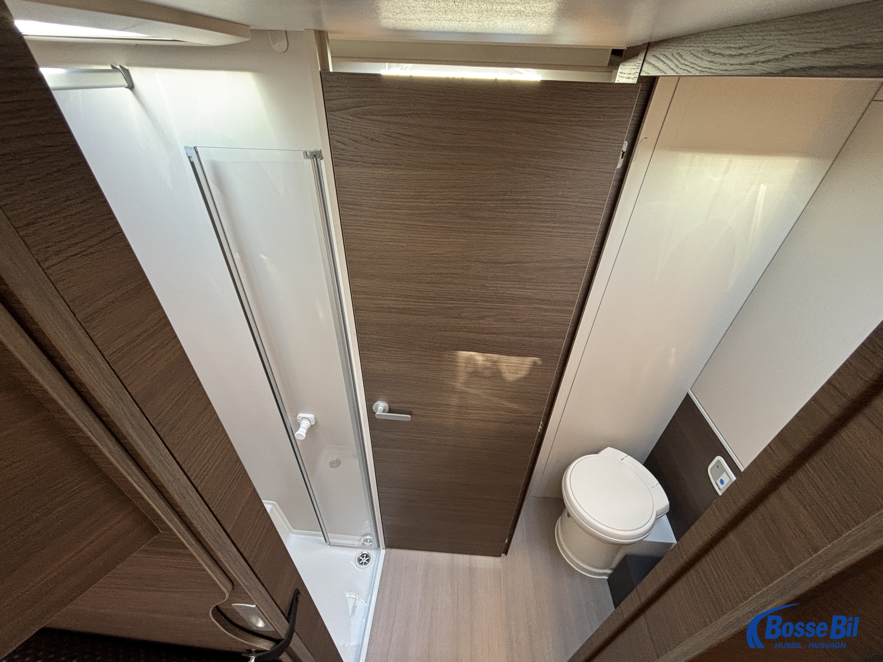 Adria MATRIX SUPREME 670 SL *Dieselvärmare * ALDE * komp.kylskåp * - Adria