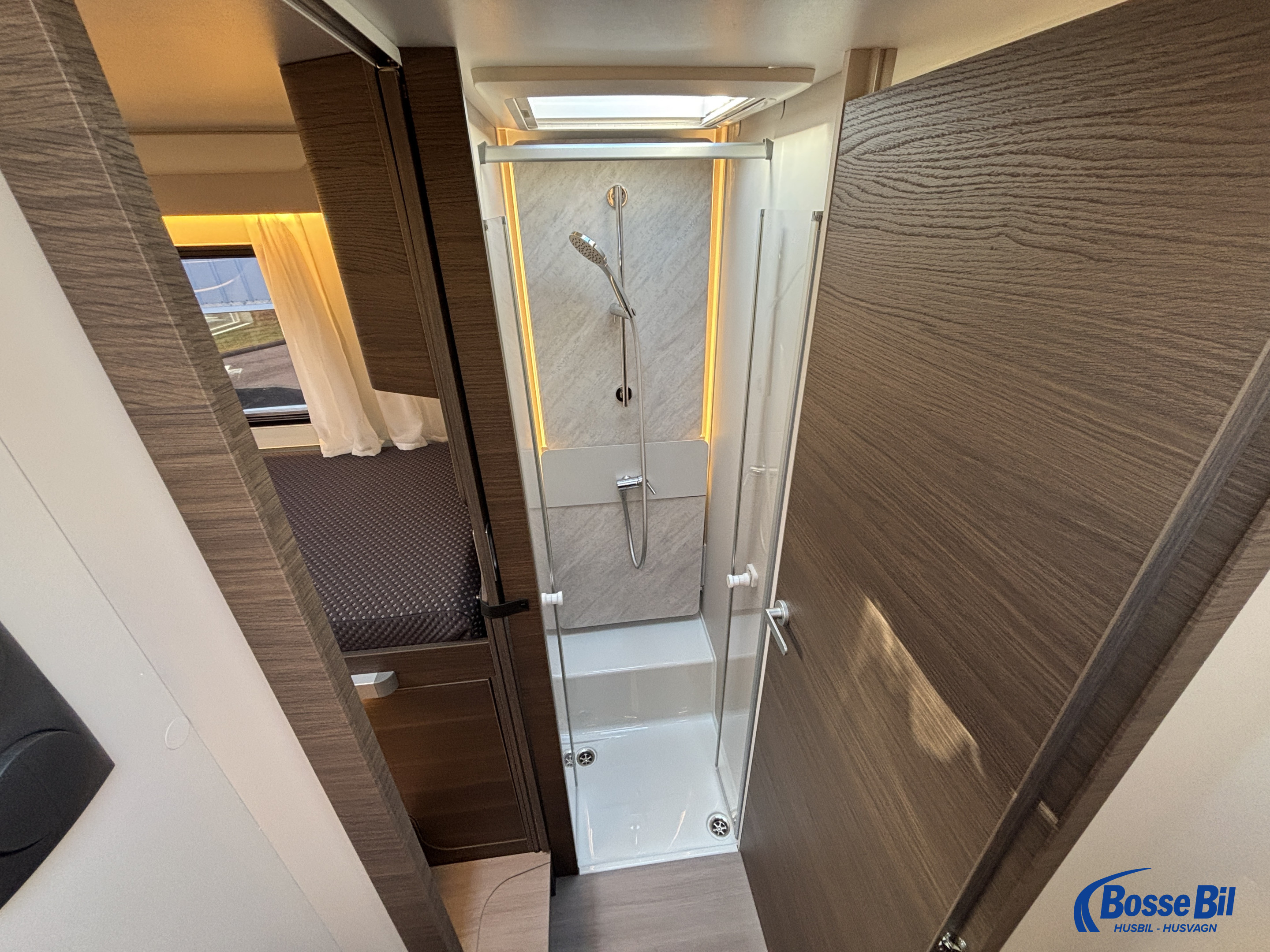 Adria MATRIX SUPREME 670 SL *Dieselvärmare * ALDE * komp.kylskåp * - Adria