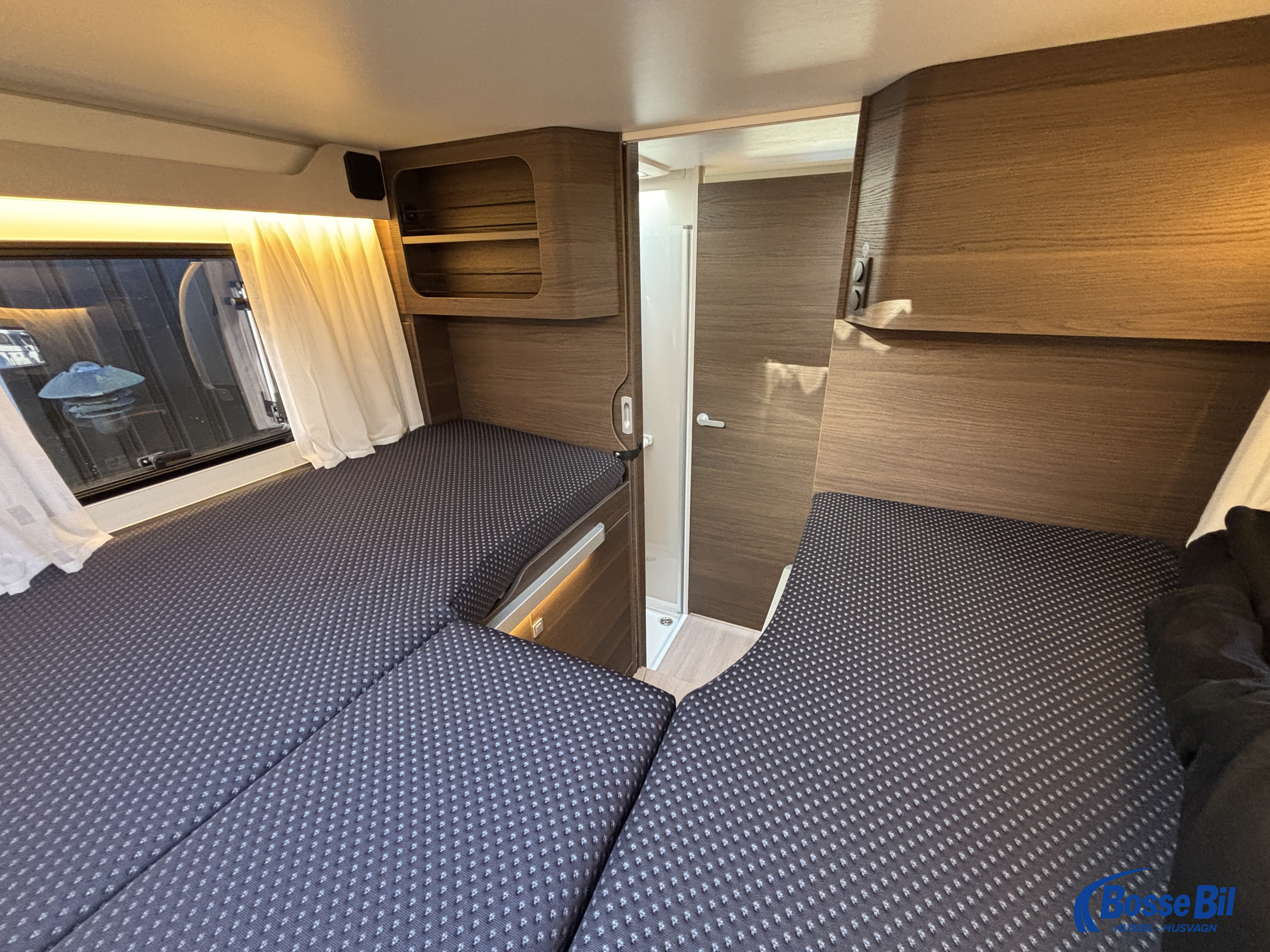 Adria MATRIX SUPREME 670 SL *Dieselvärmare * ALDE * komp.kylskåp * - Adria