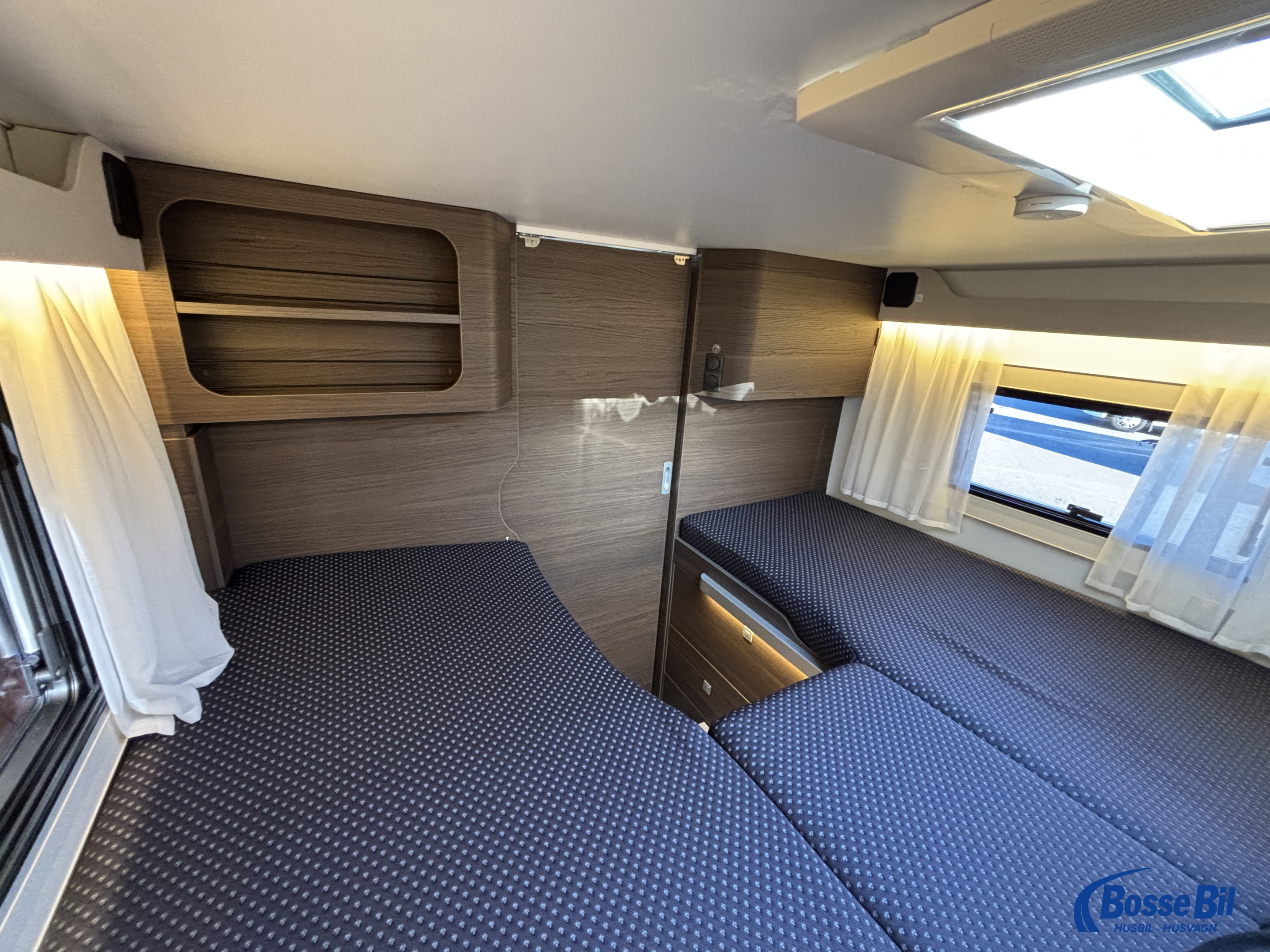Adria MATRIX SUPREME 670 SL *Dieselvärmare * ALDE * komp.kylskåp * - Adria