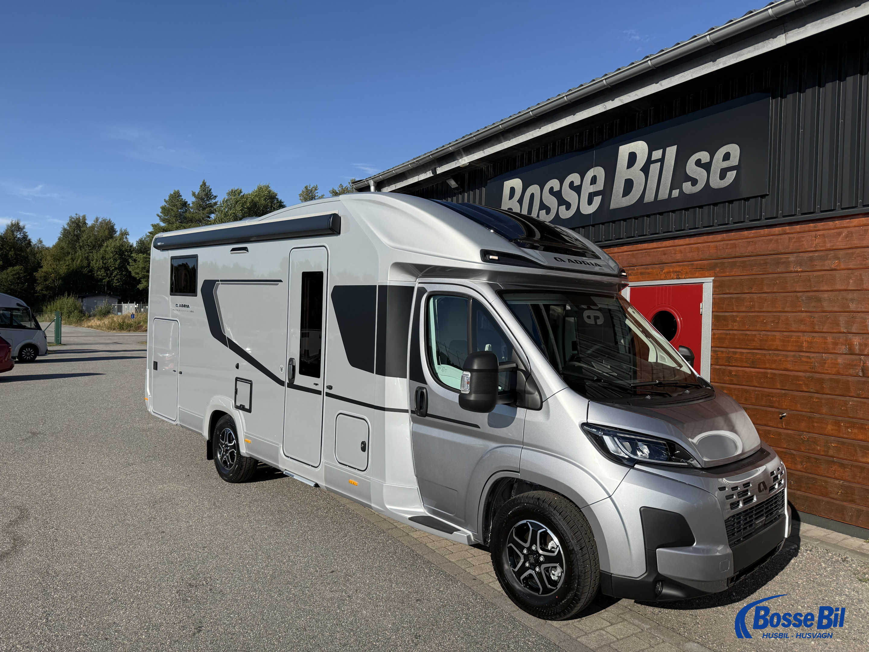 Adria MATRIX SUPREME 670 SL *Dieselvärmare * ALDE * komp.kylskåp * - Adria