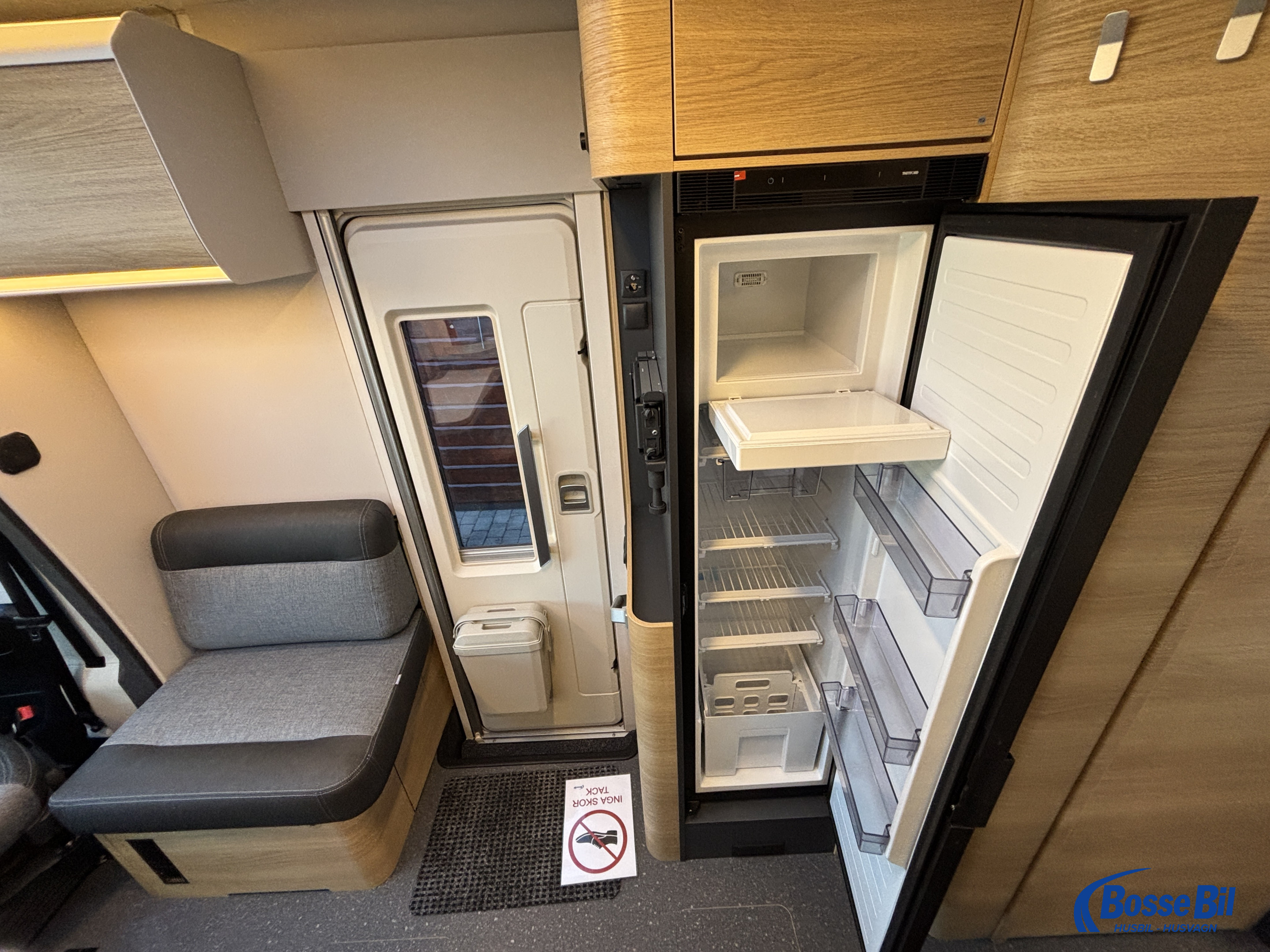 Adria CORAL SELECT 670 SL * Dieselvärmare * komp.kylskåp * 3500 kg * - Adria