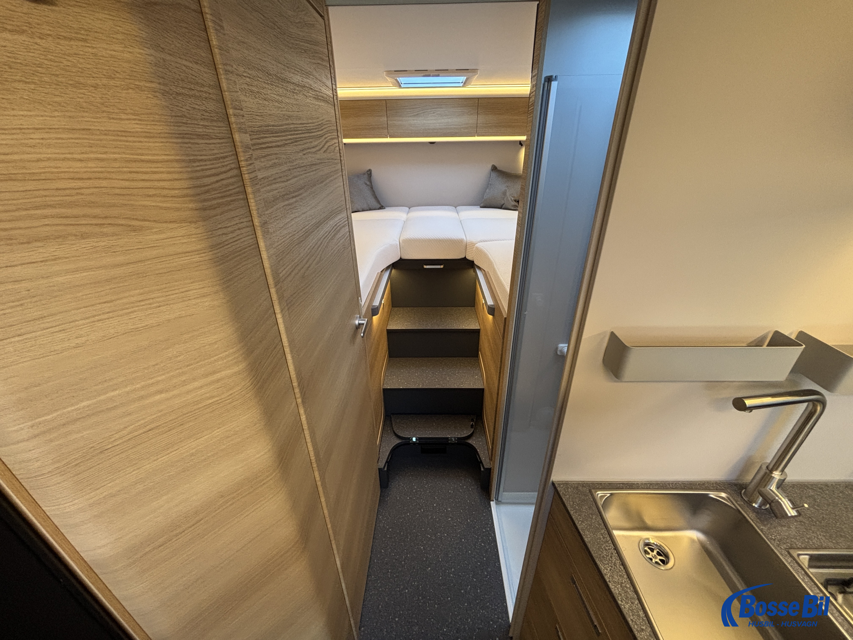 Adria CORAL SELECT 670 SL * Dieselvärmare * komp.kylskåp * 3500 kg * - Adria