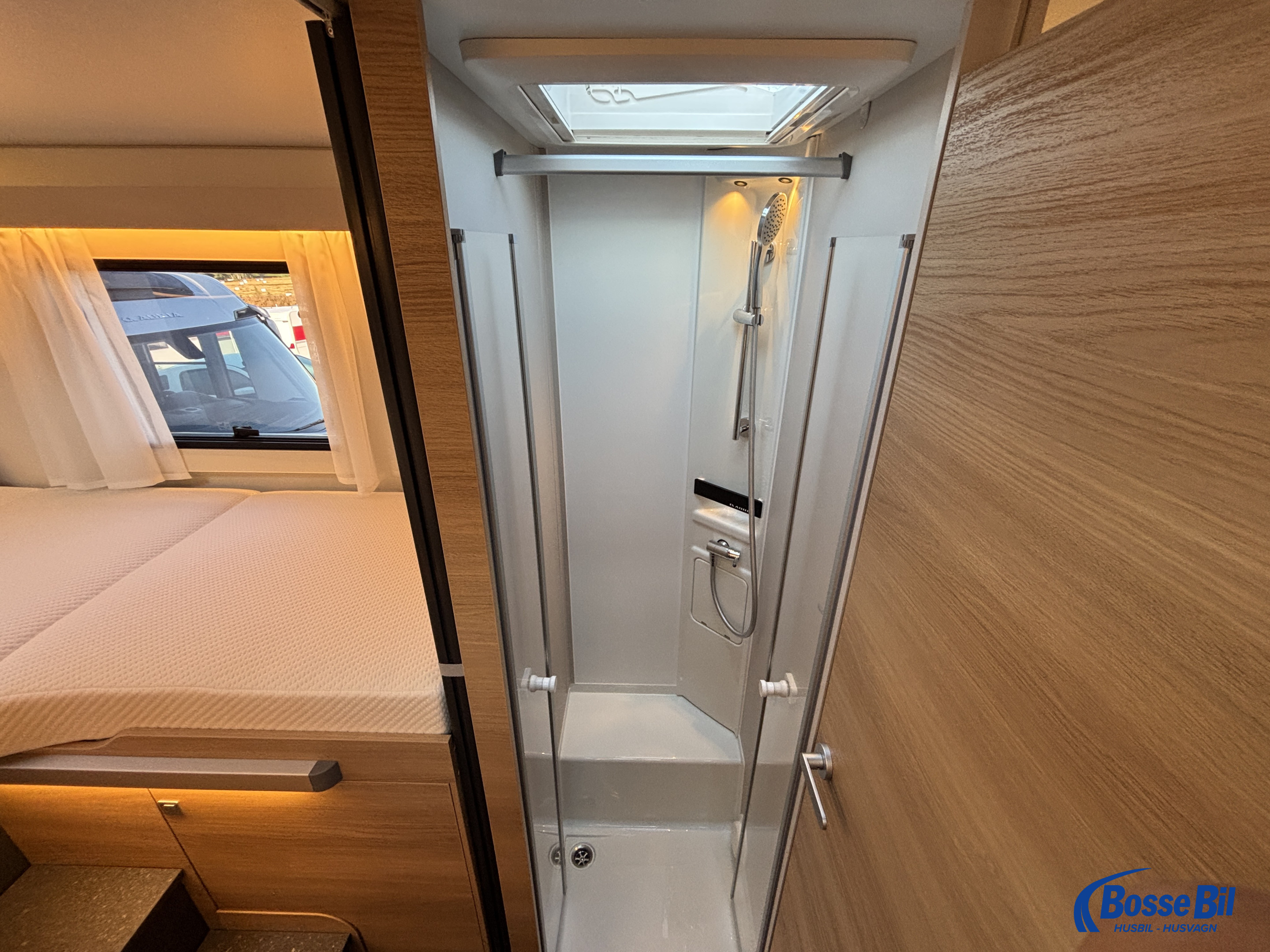 Adria CORAL SELECT 670 SL * Dieselvärmare * komp.kylskåp * 3500 kg * - Adria