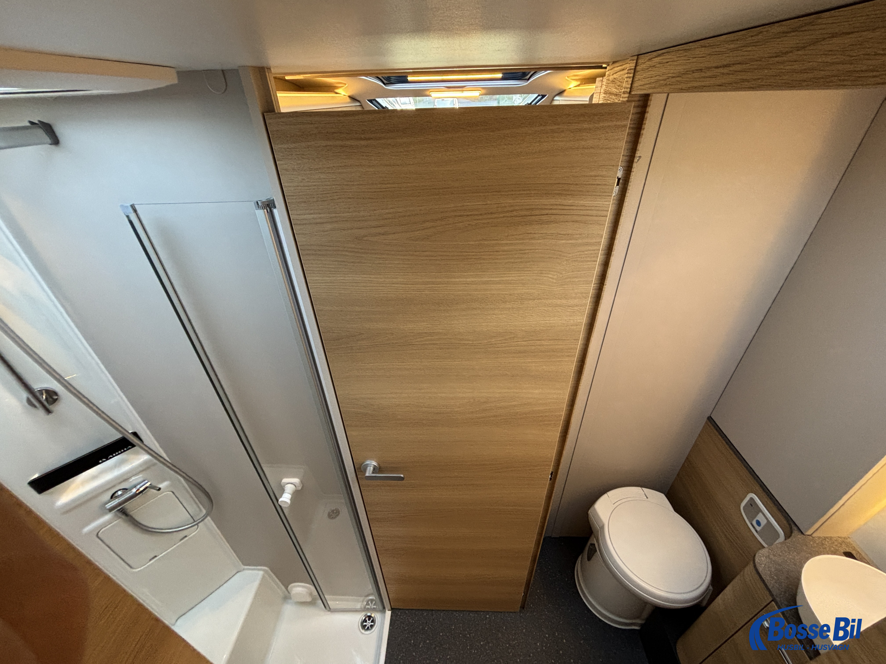 Adria CORAL SELECT 670 SL * Dieselvärmare * komp.kylskåp * 3500 kg * - Adria