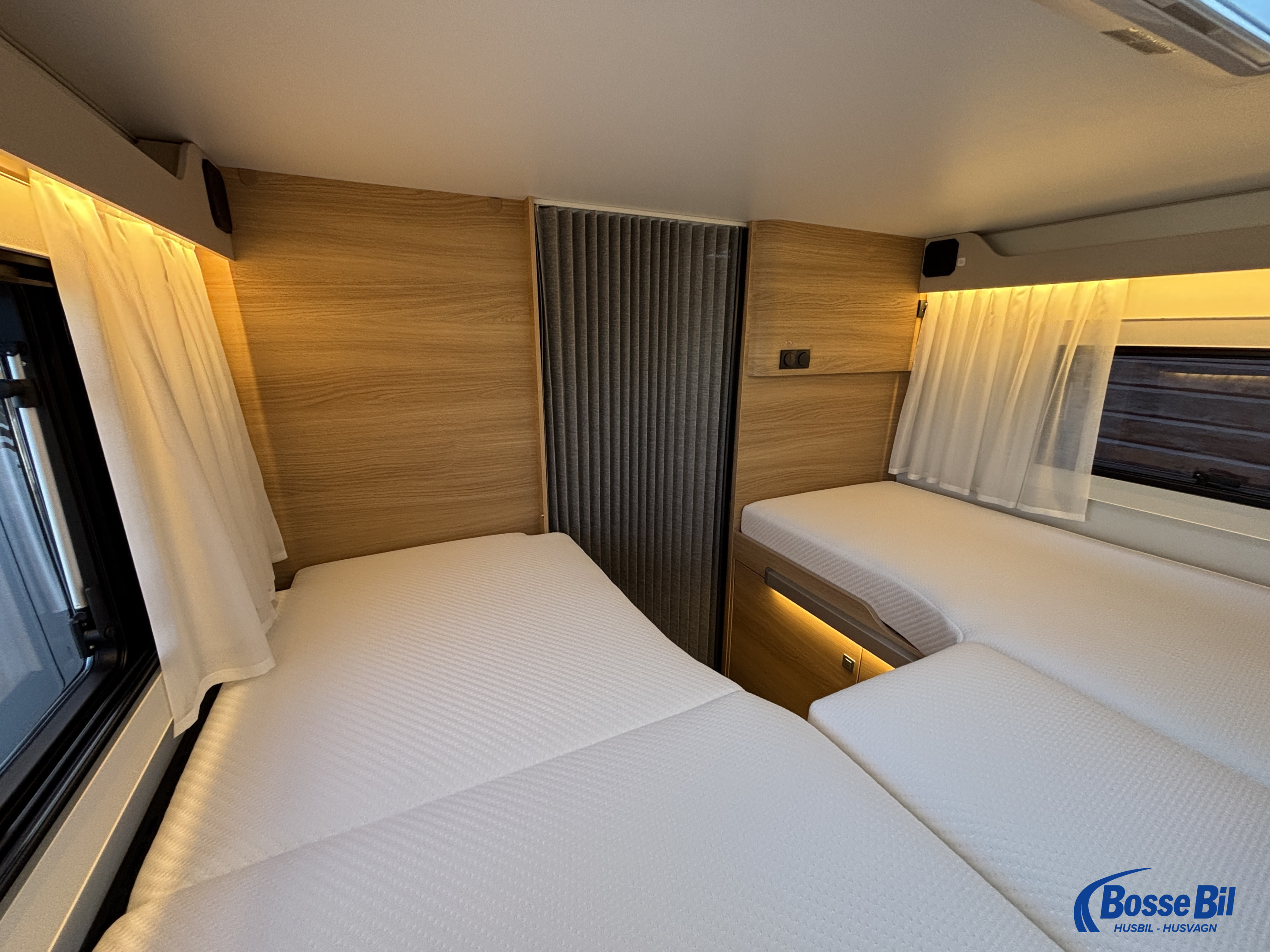 Adria CORAL SELECT 670 SL * Dieselvärmare * komp.kylskåp * 3500 kg * - Adria