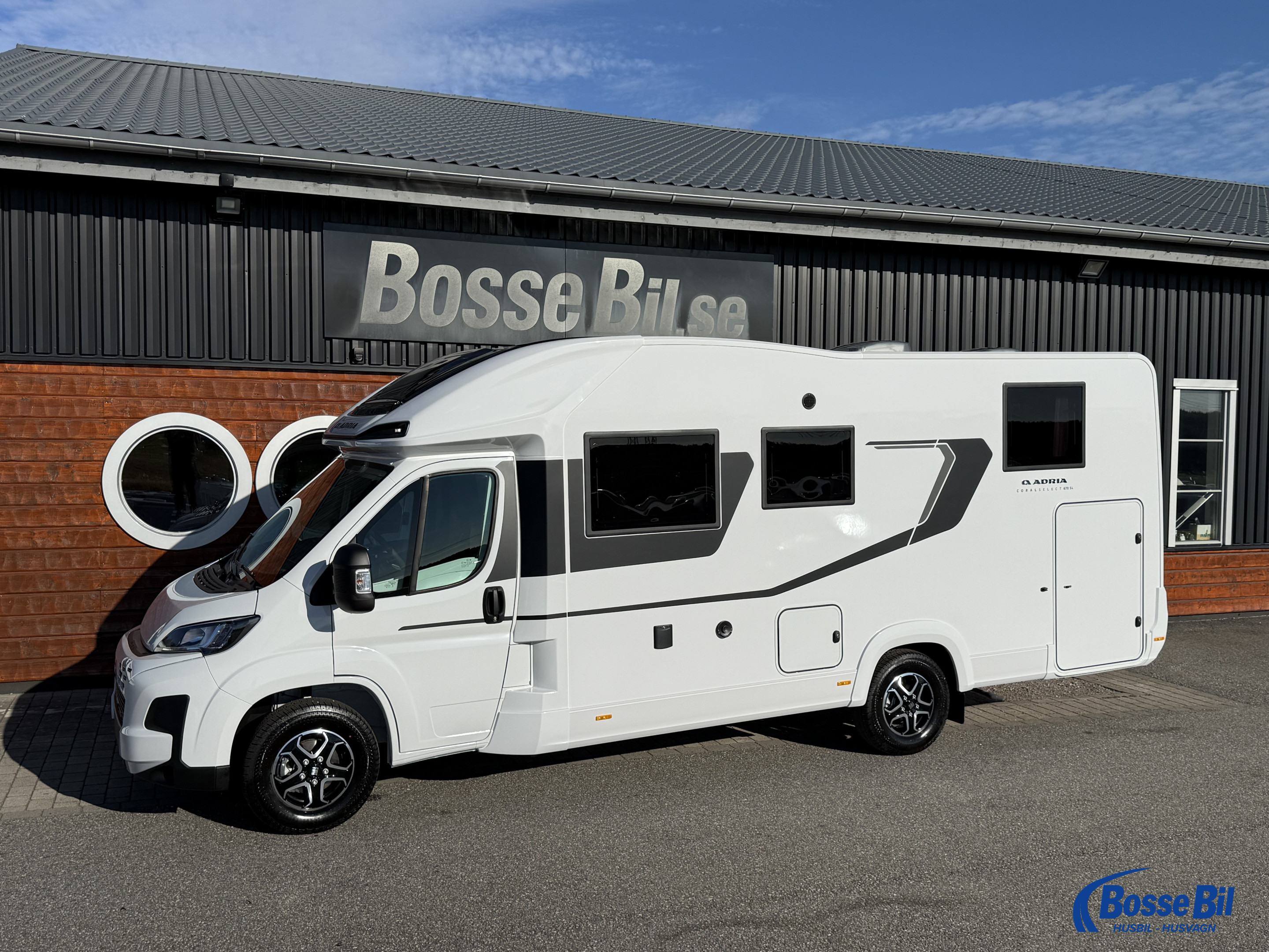 Adria CORAL SELECT 670 SL * Dieselvärmare * komp.kylskåp * 3500 kg * - Adria