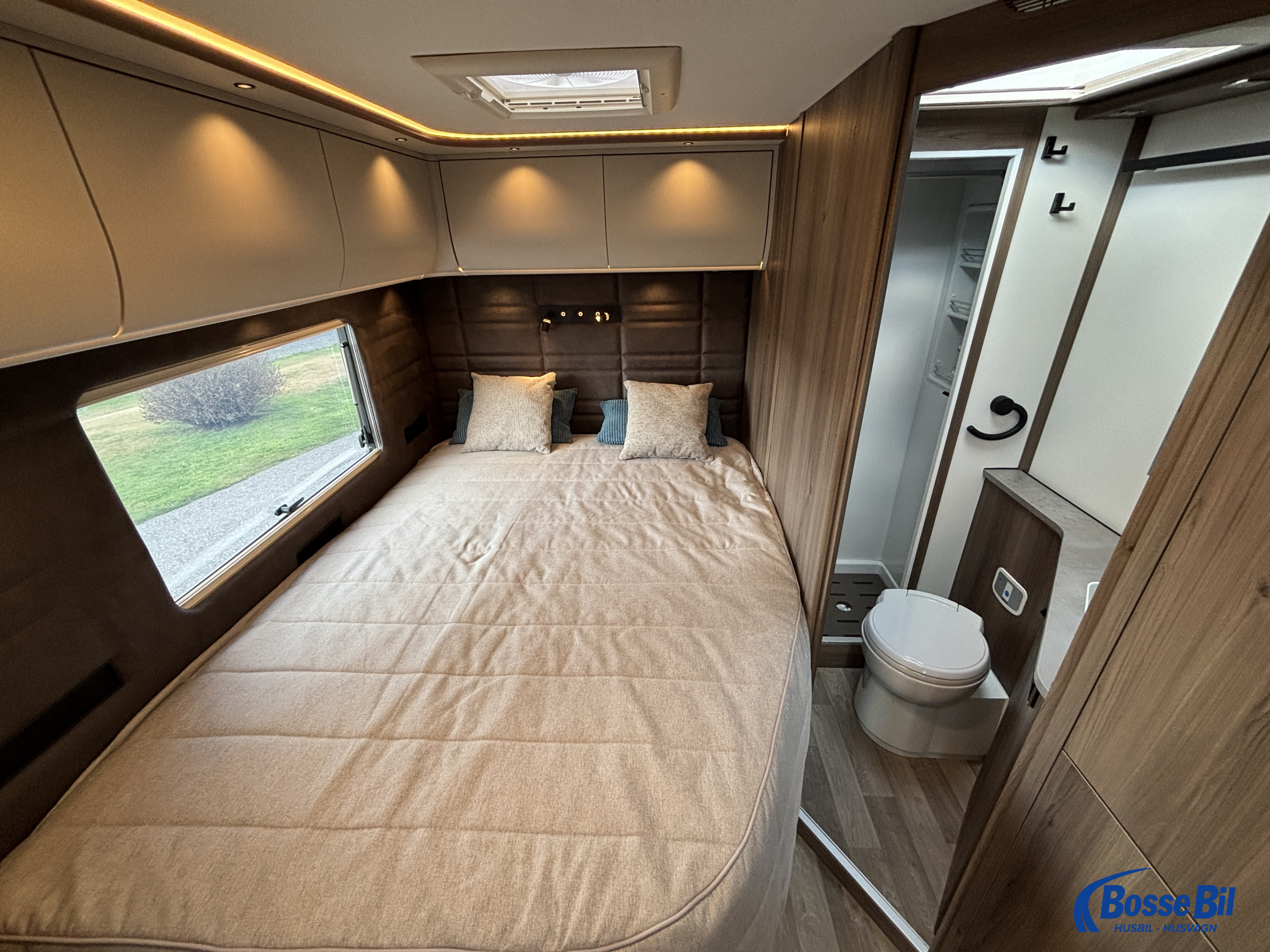KABE TM Royal X 810 LXL * Face to face * topputrustad * - KABE
