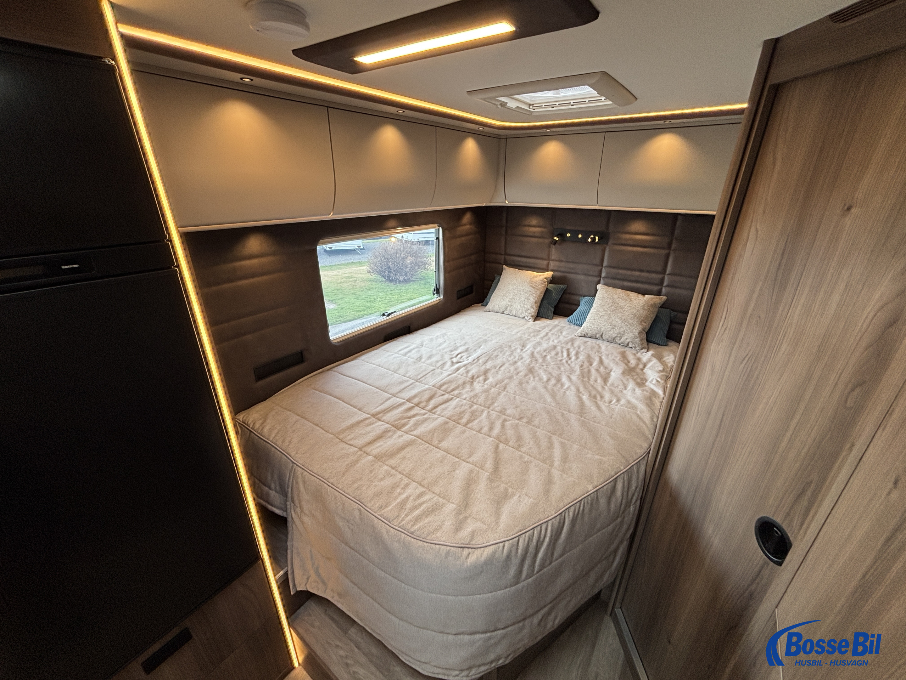 KABE TM Royal X 810 LXL * Face to face * topputrustad * - KABE