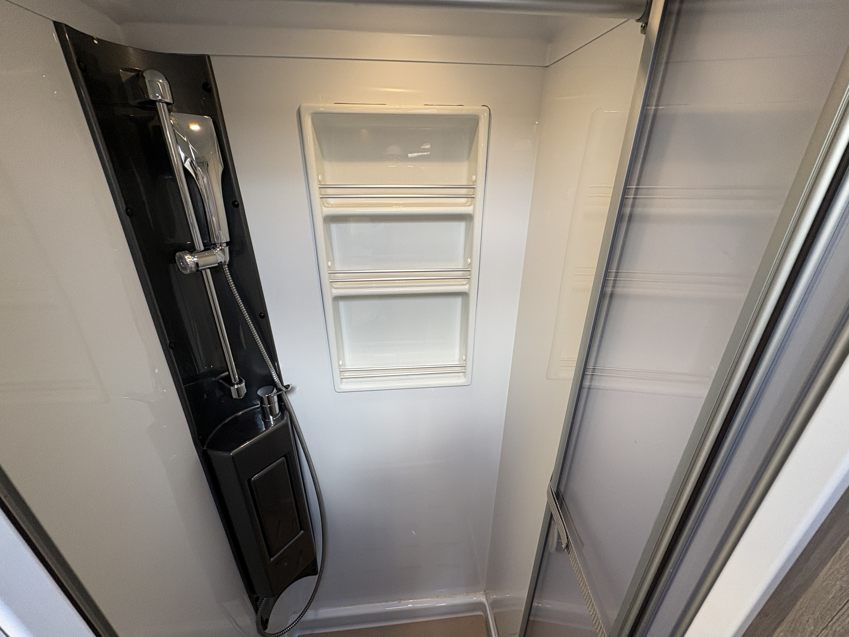 KABE KABE TMMI 810 LXL (cinderella, 540ah lithium, 4x solcell) - KABE