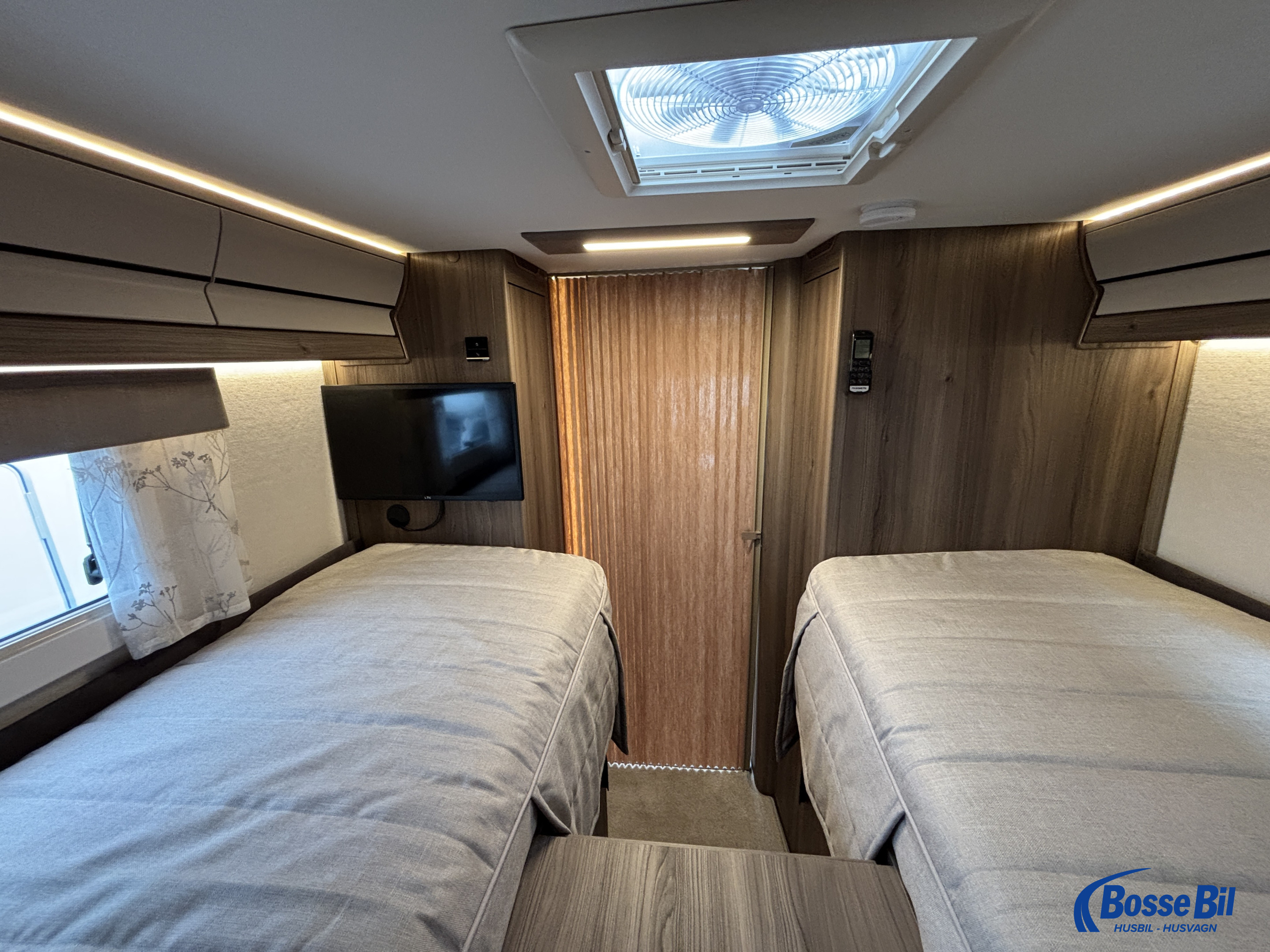 KABE TM Imperial 810 LGB * Cinderella * Topputrustad * 300 mil * - KABE