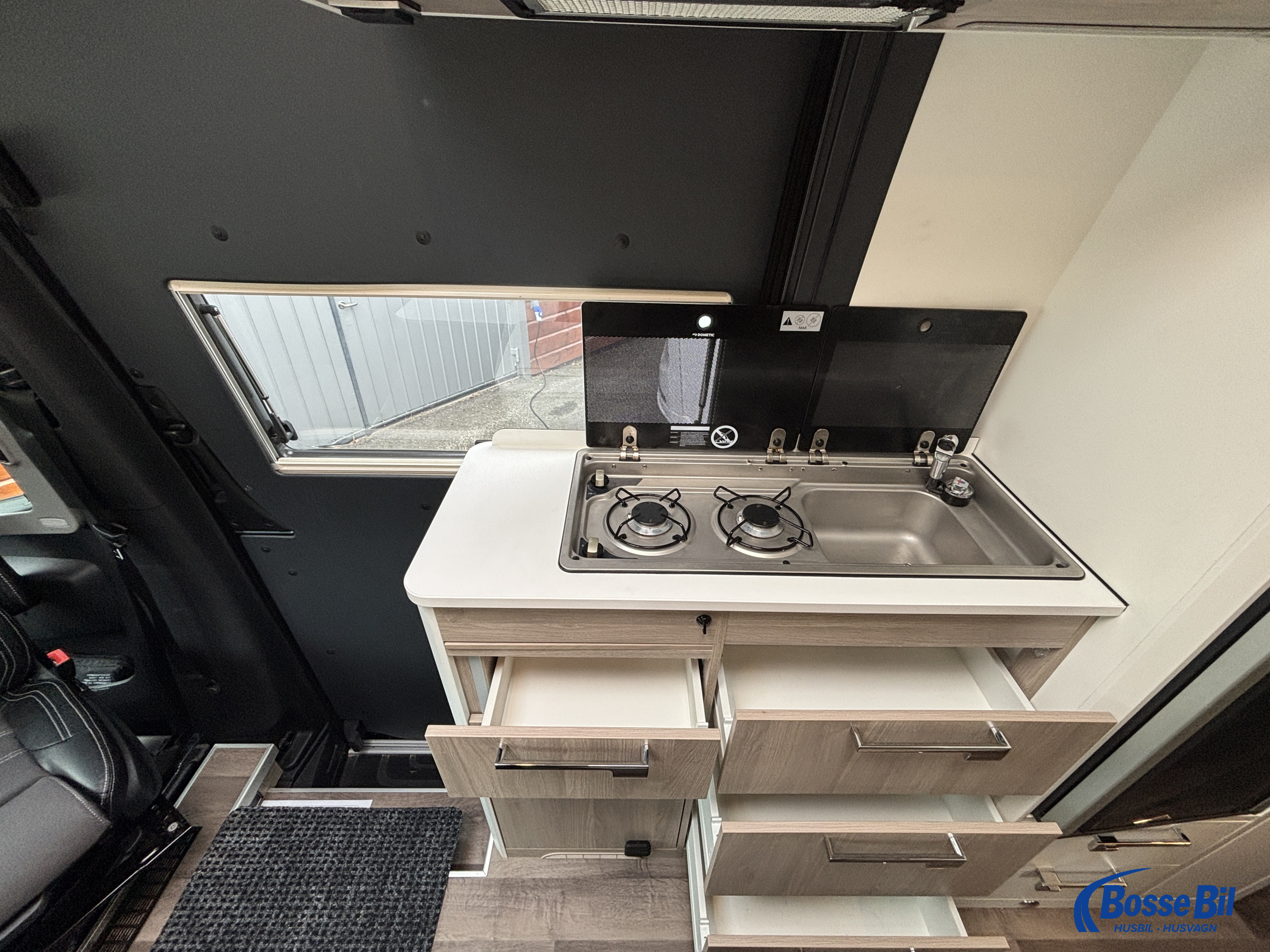 KABE Van CRV 690 LB * AC * Litium * Solceller * - KABE