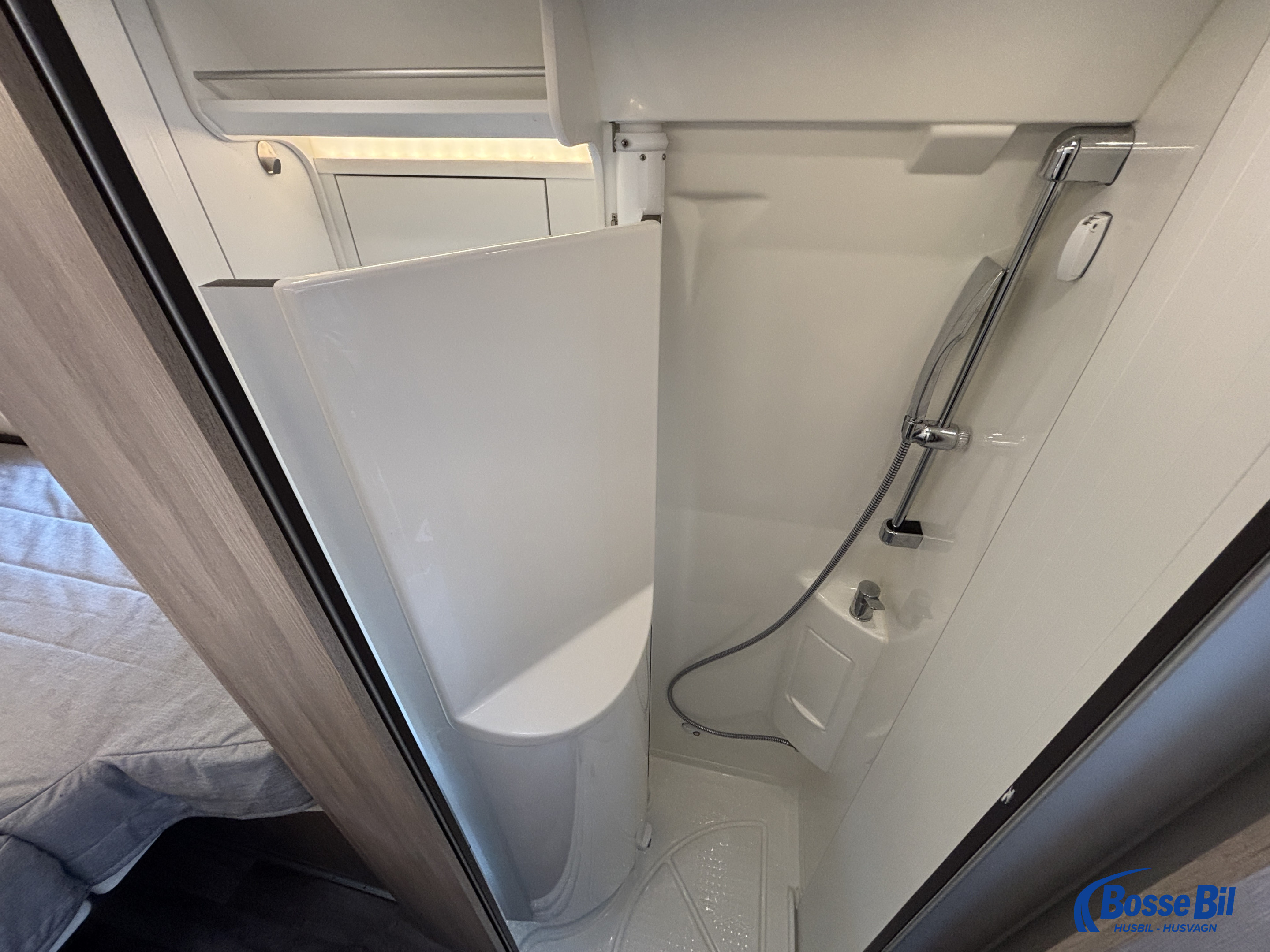 KABE Van CRV 690 LB * AC * Litium * Solceller * - KABE