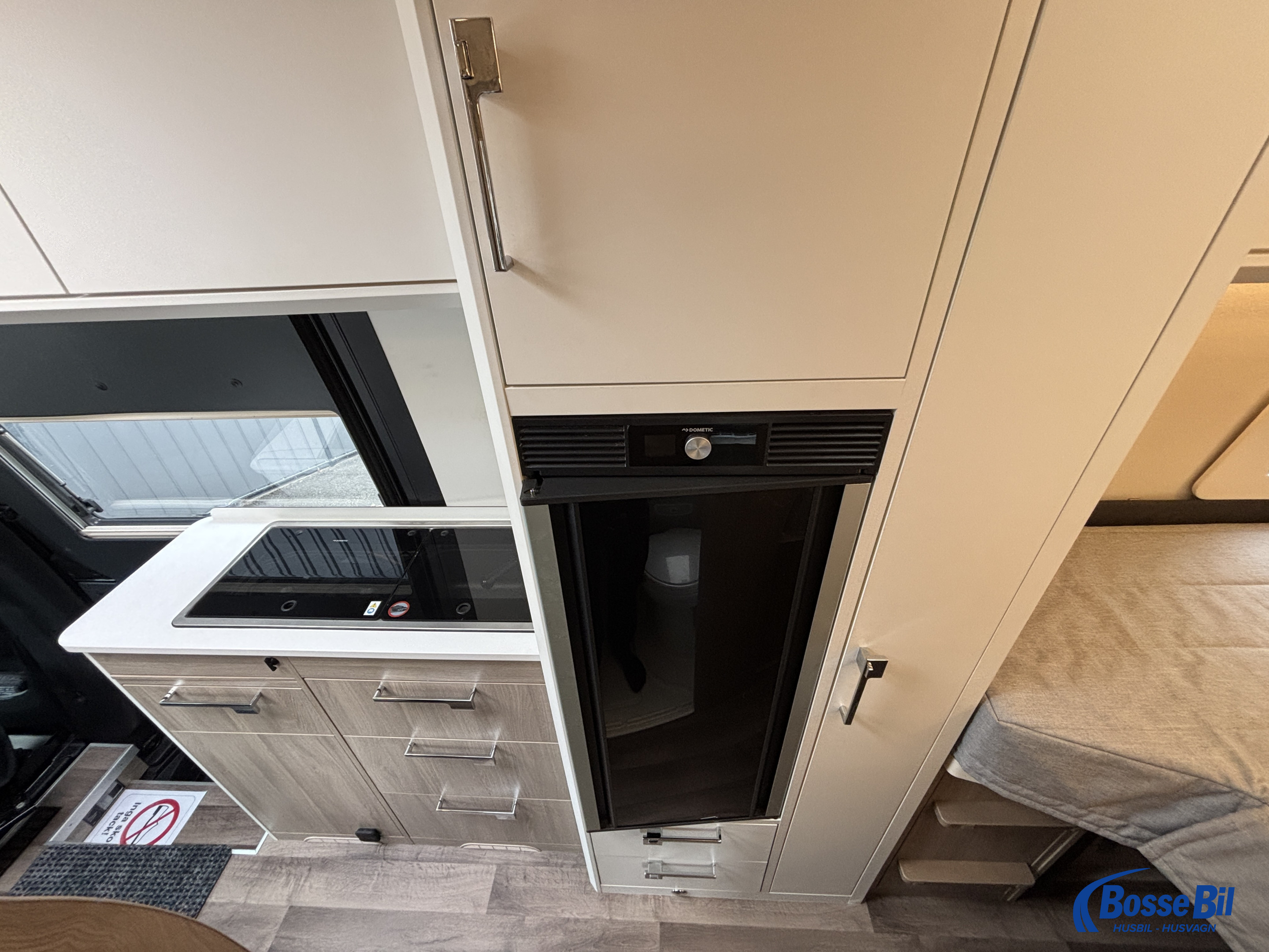 KABE Van CRV 690 LB * AC * Litium * Solceller * - KABE