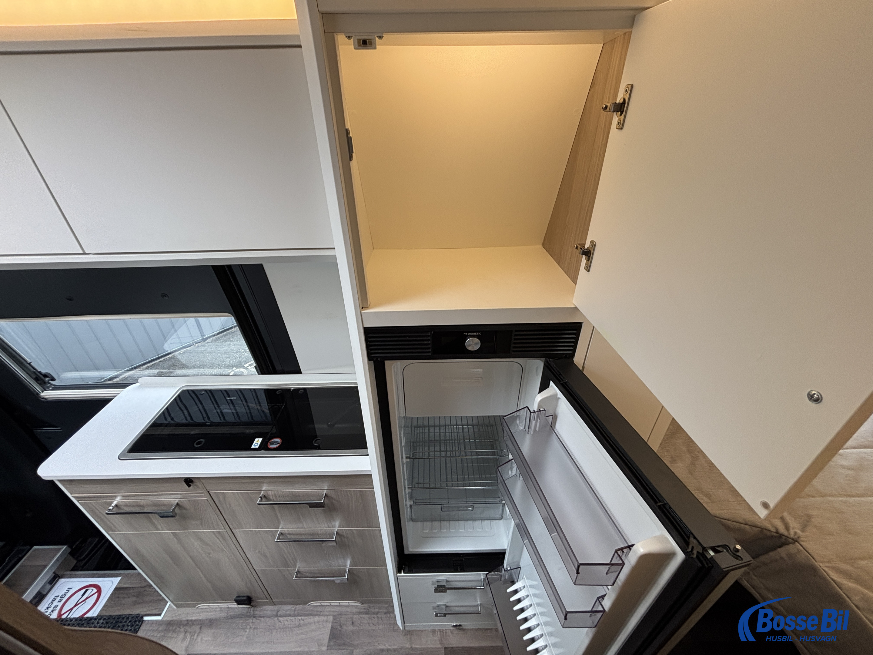 KABE Van CRV 690 LB * AC * Litium * Solceller * - KABE